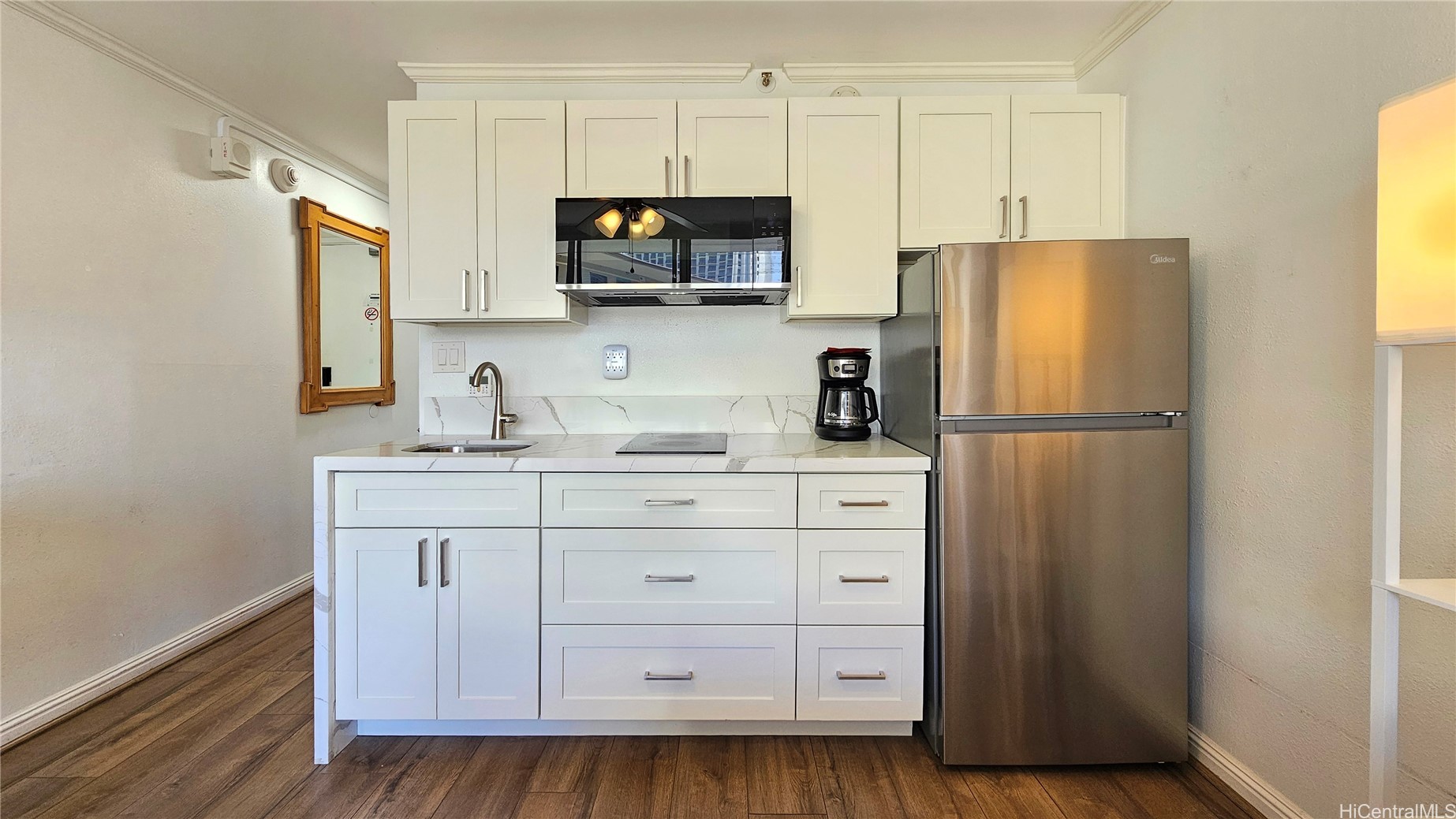 134 Kapahulu Avenue 802