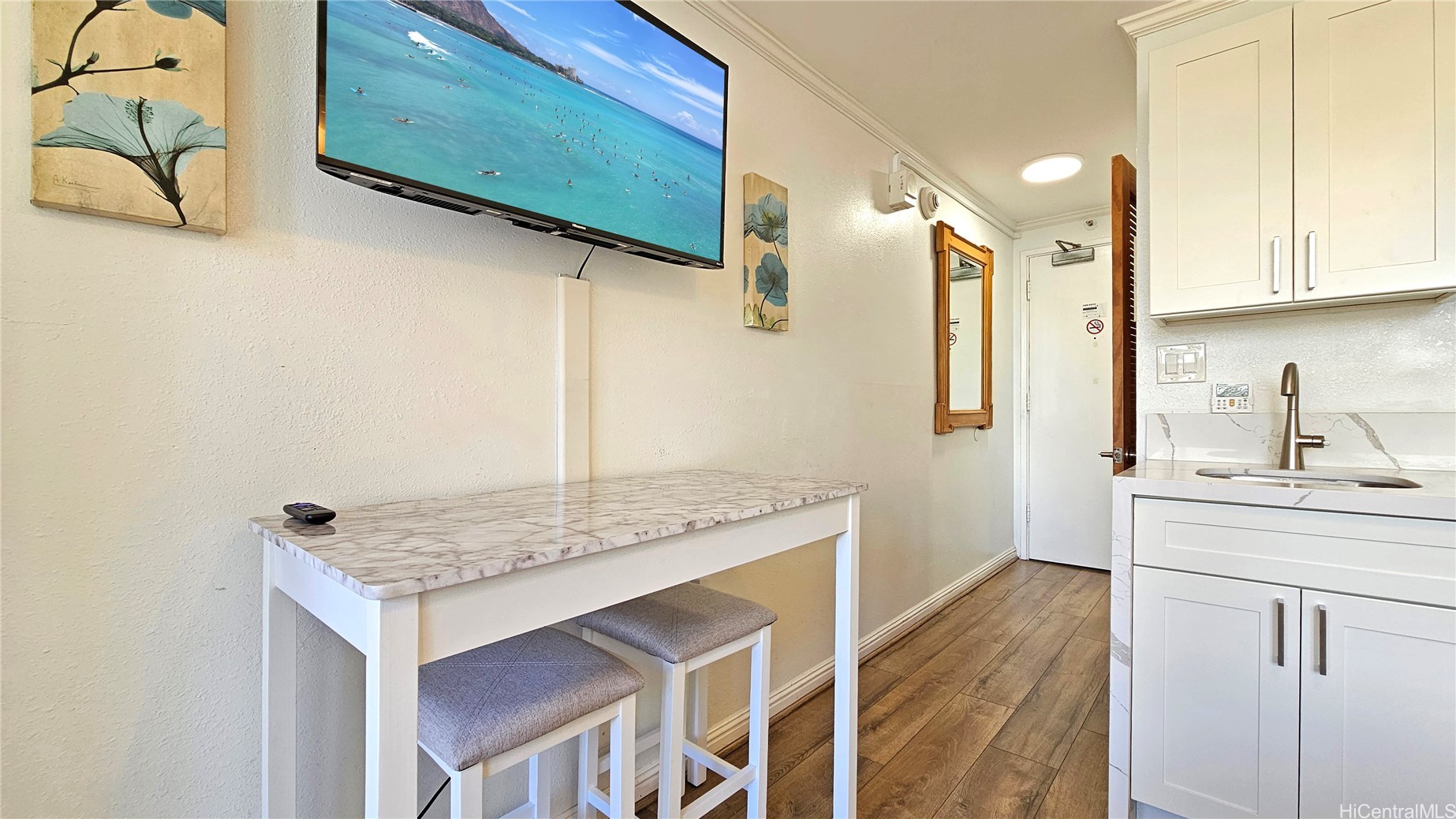 134 Kapahulu Avenue 802