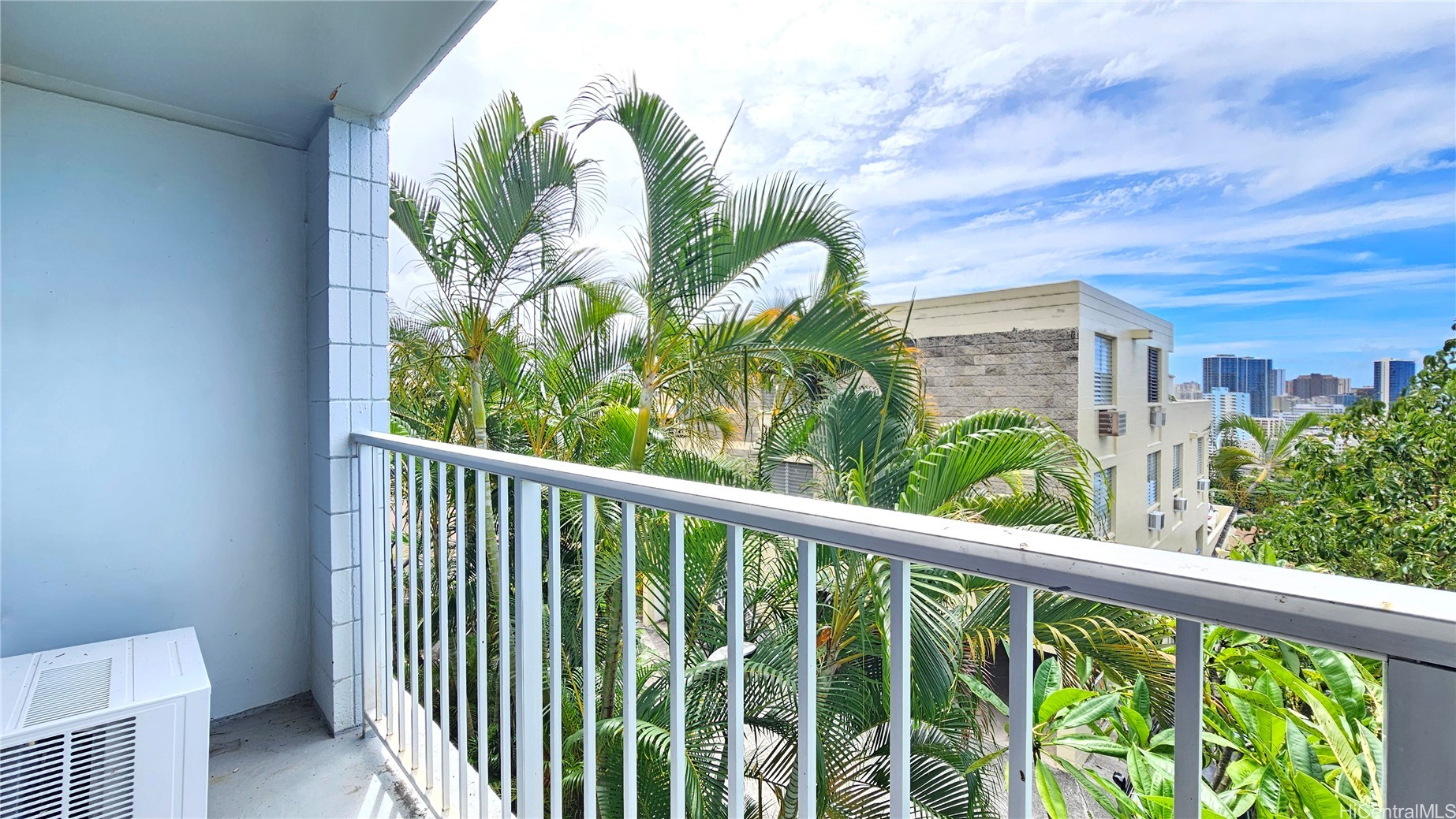 1025 Maunaihi Place 105