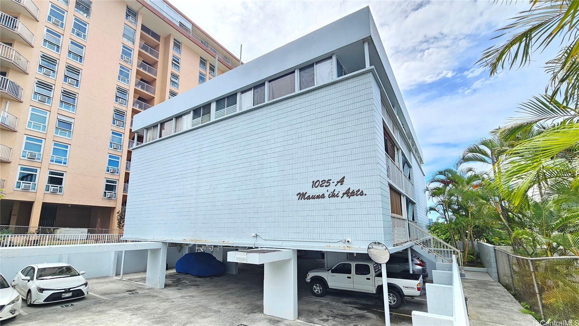 1025 Maunaihi Place 105