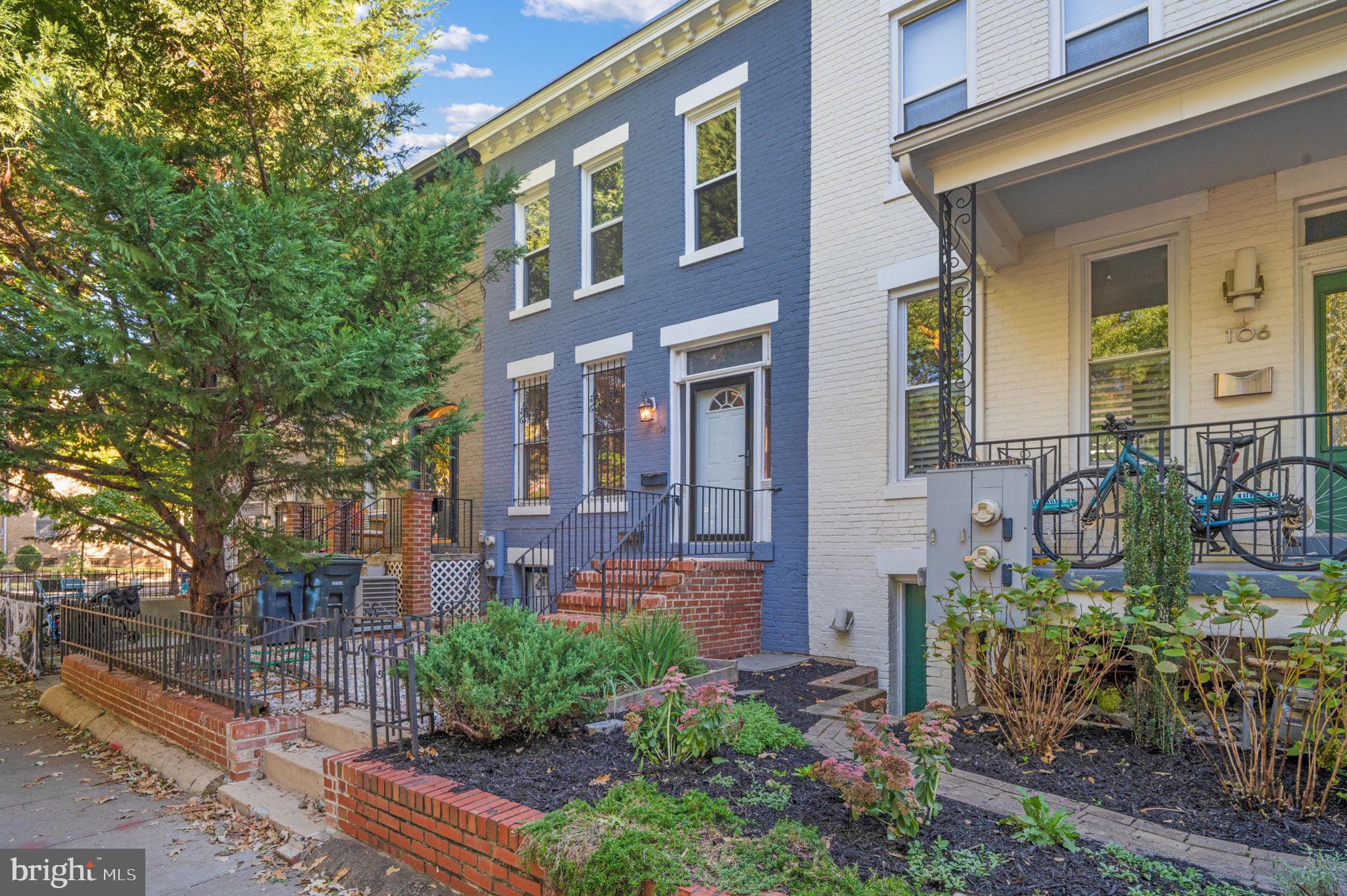 104 15TH ST SE