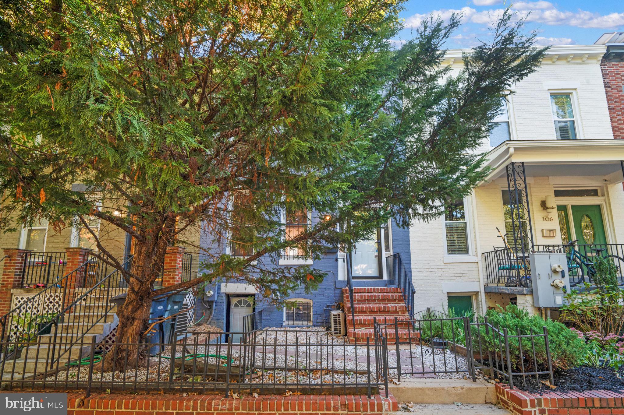 104 15TH ST SE