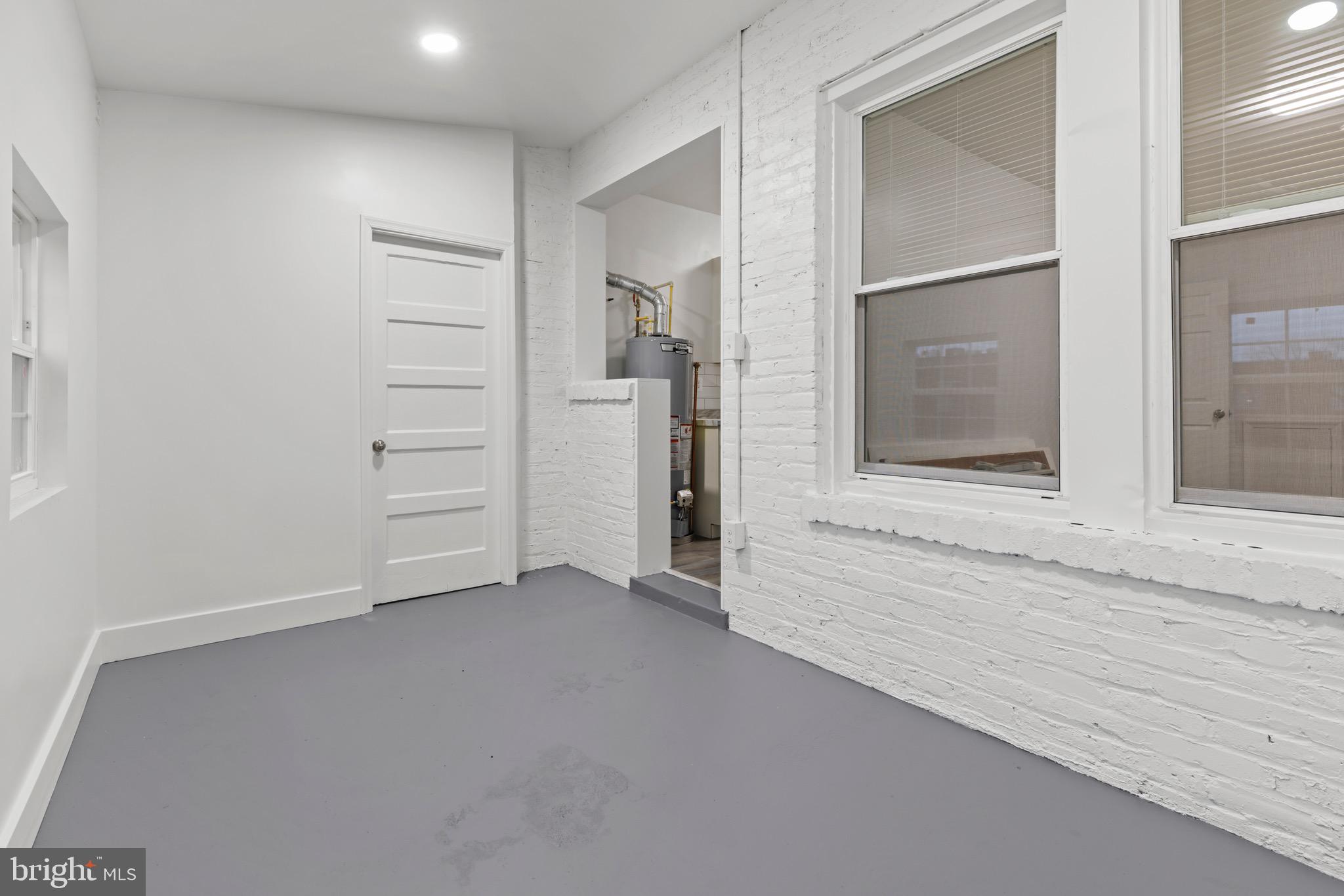 1512 ISHERWOOD ST NE #4