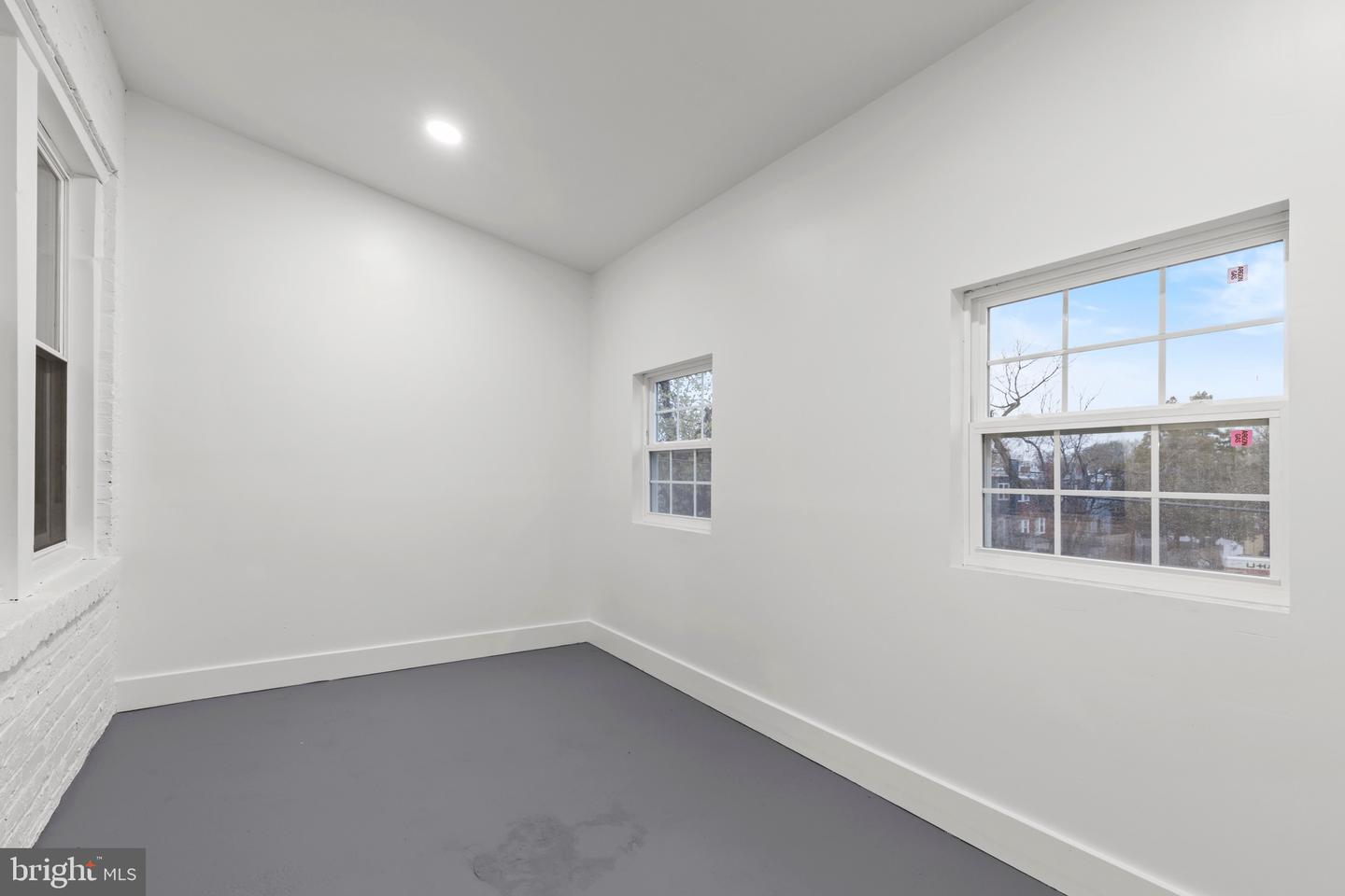 1512 ISHERWOOD ST NE #4