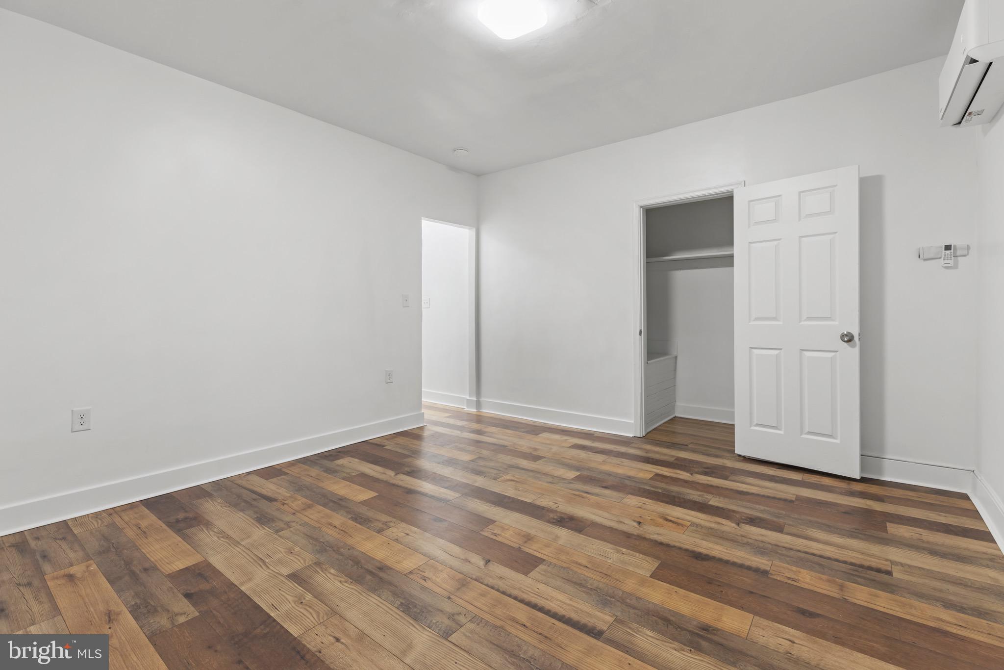 1512 ISHERWOOD ST NE #4