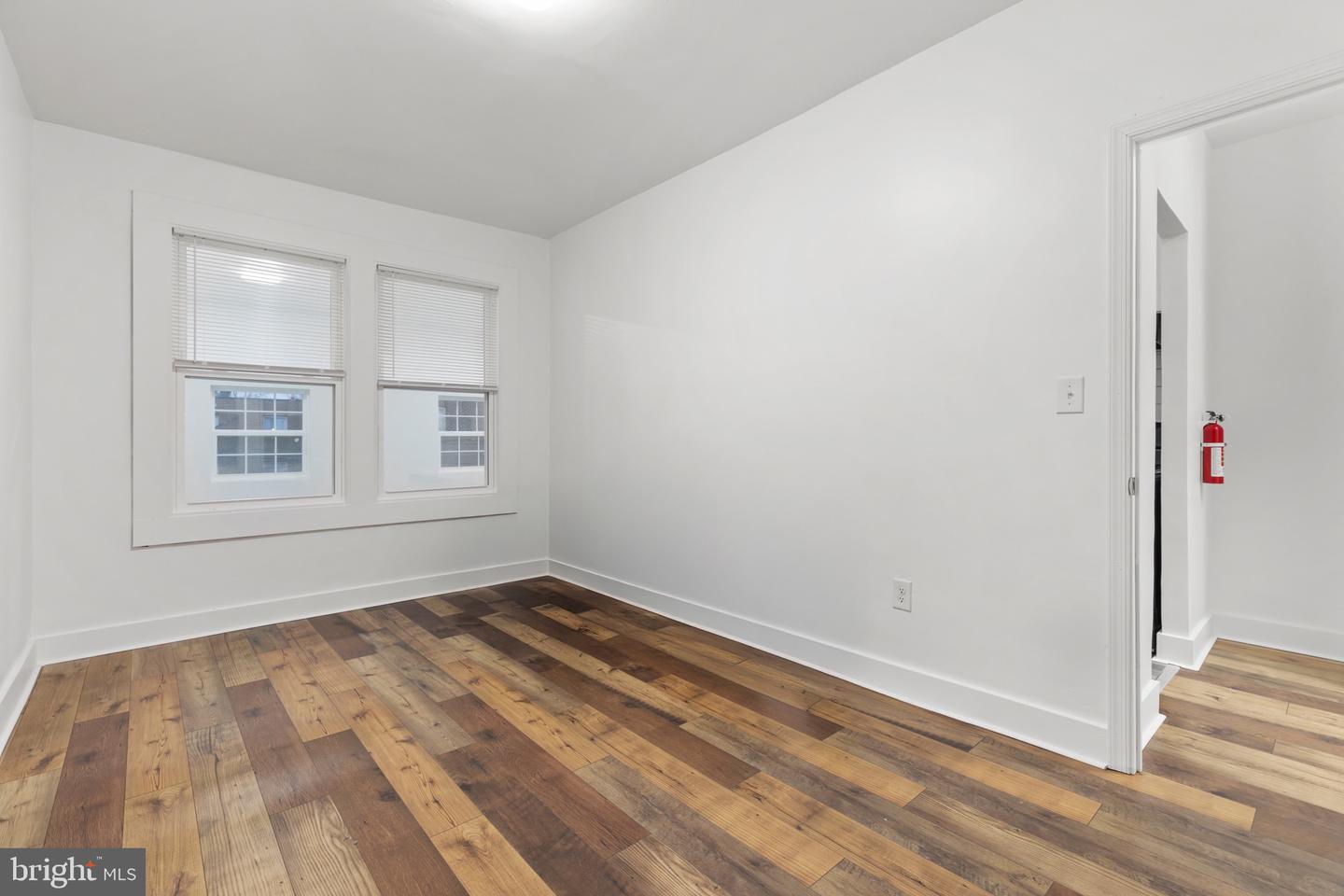 1512 ISHERWOOD ST NE #4