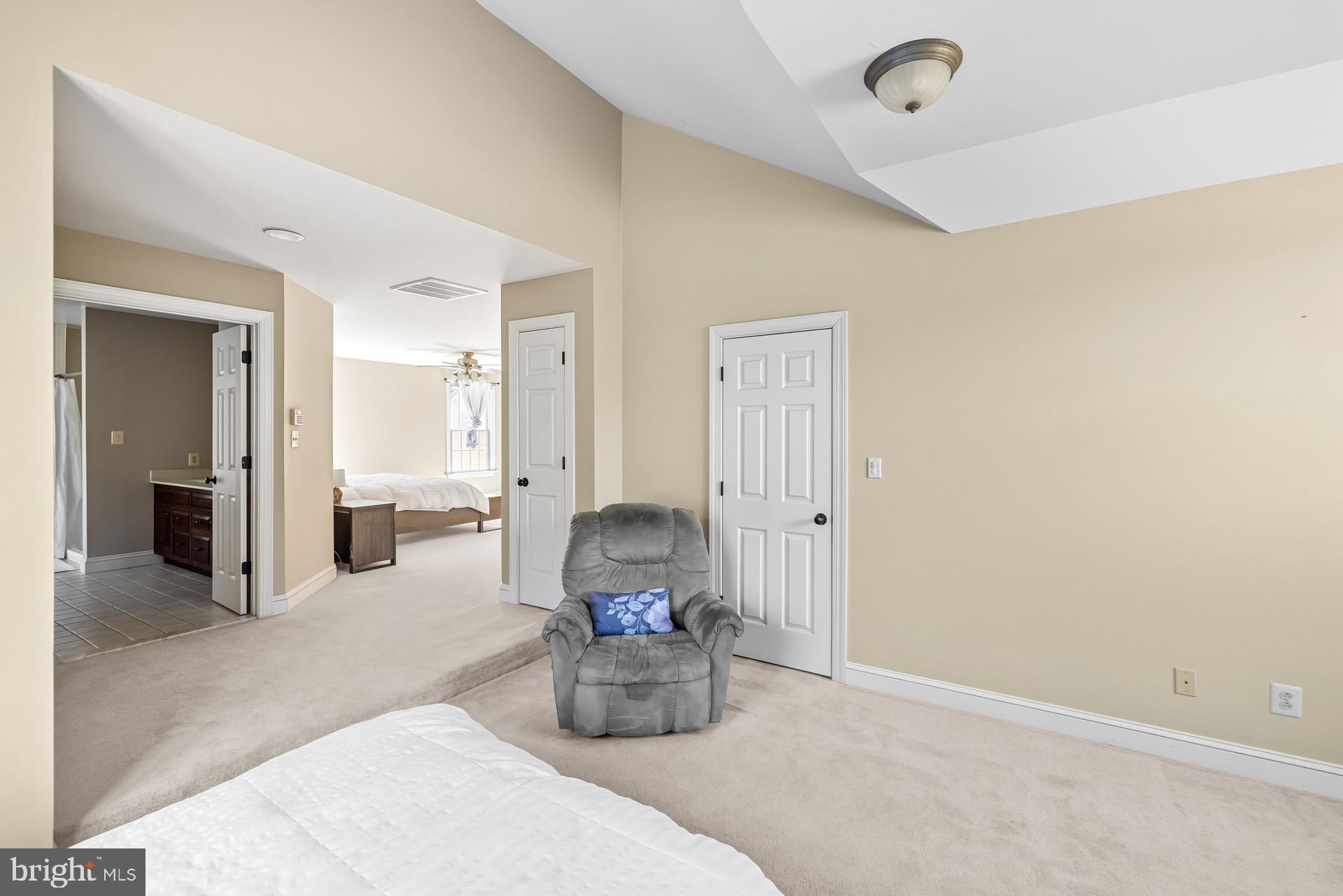 99 HUMMINGBIRD COURT