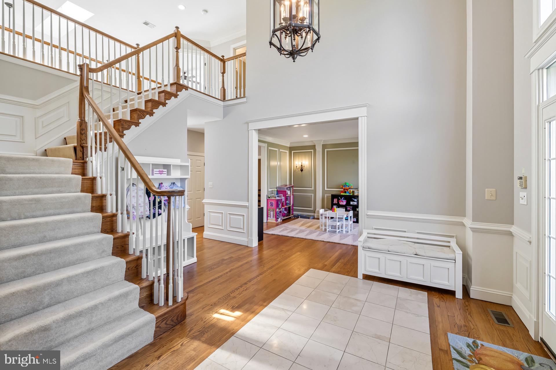 99 HUMMINGBIRD COURT