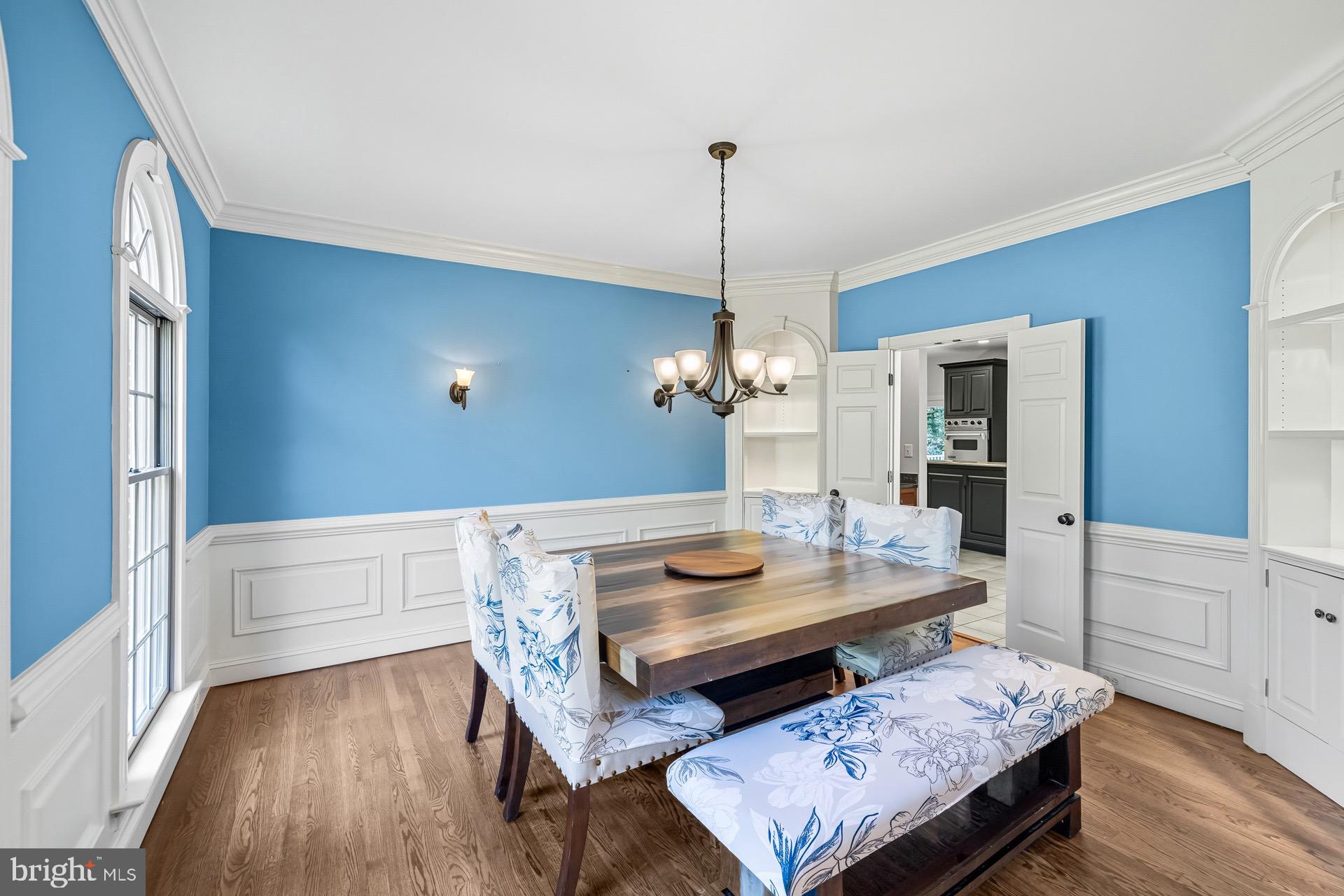 99 HUMMINGBIRD COURT