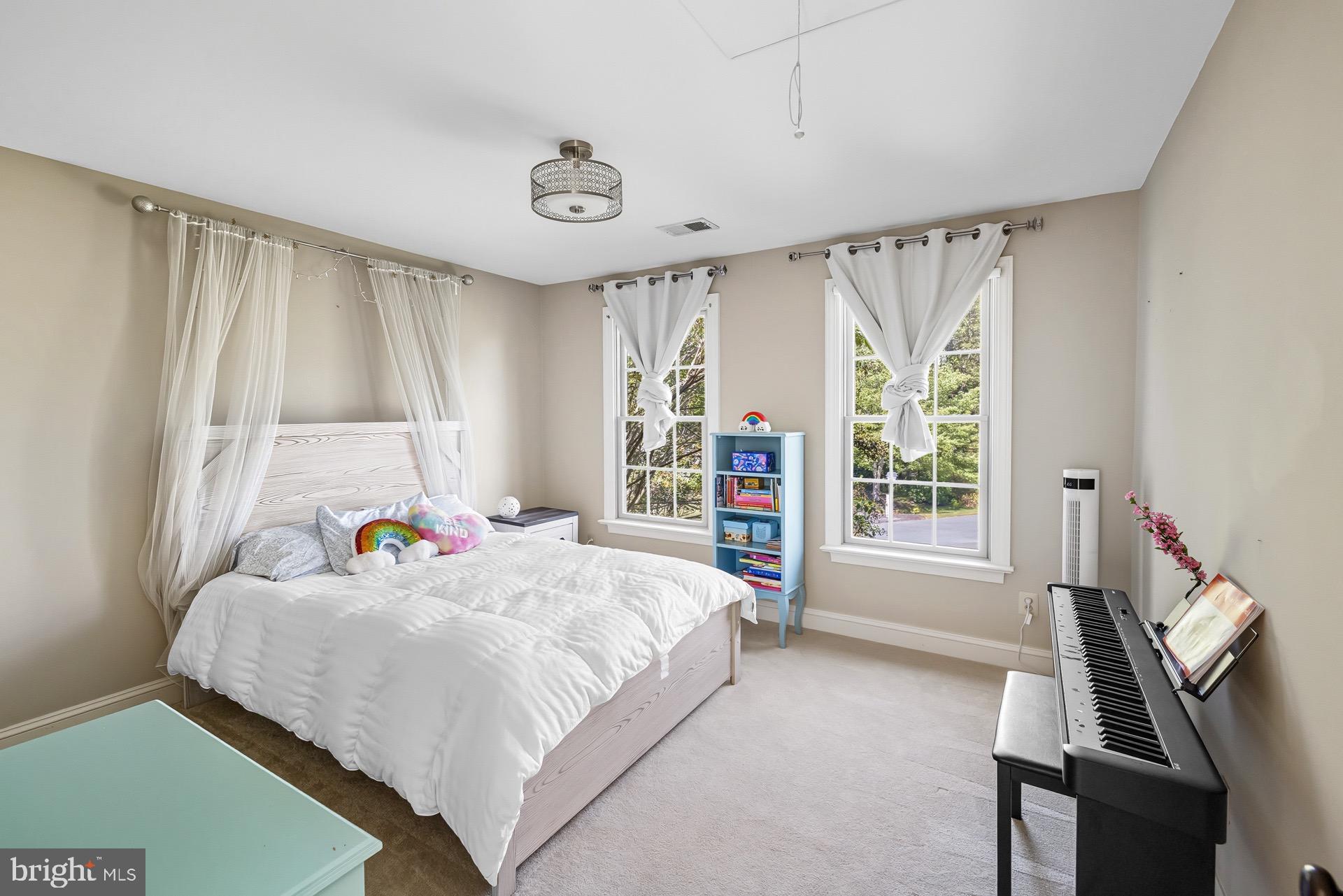 99 HUMMINGBIRD COURT