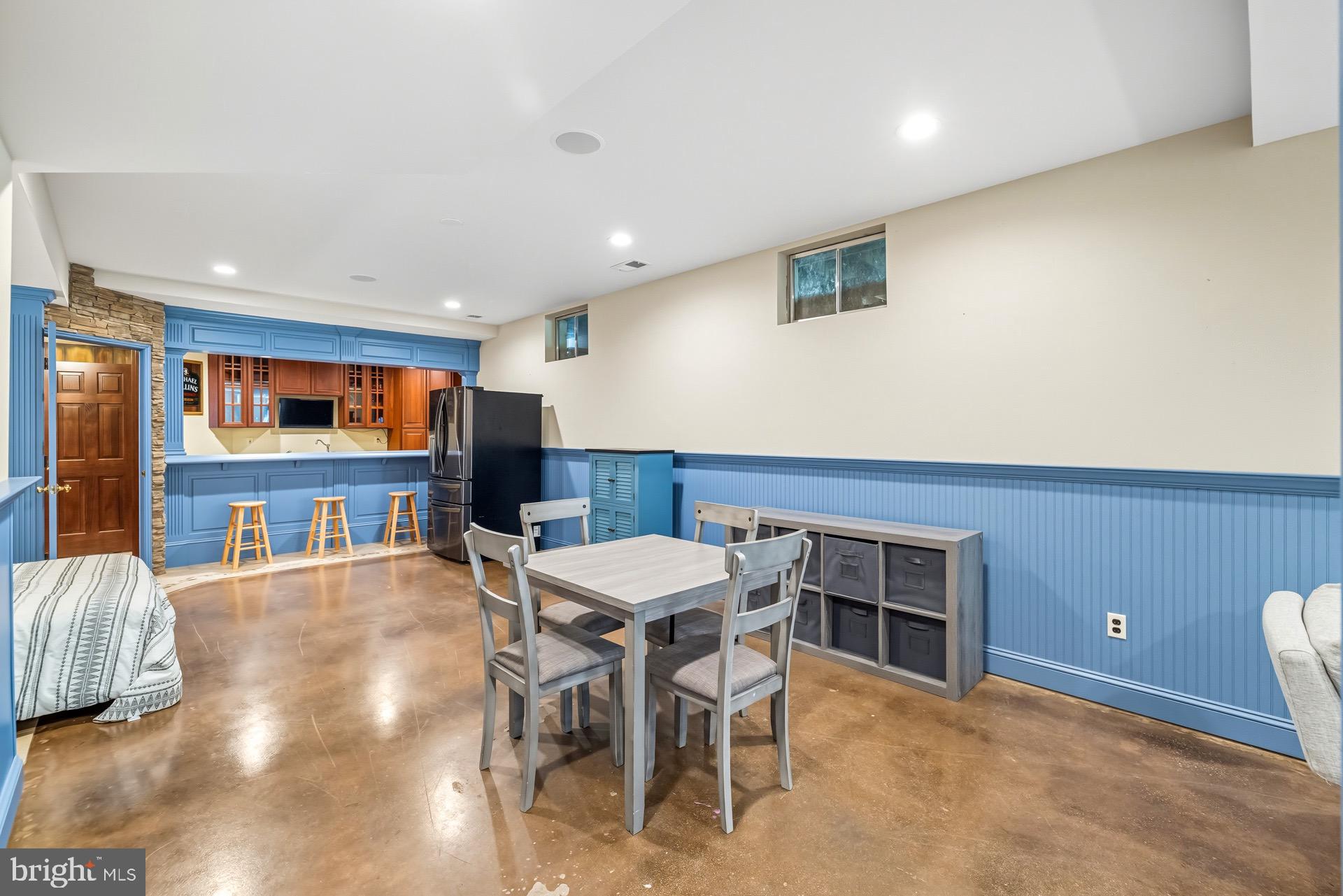 99 HUMMINGBIRD COURT