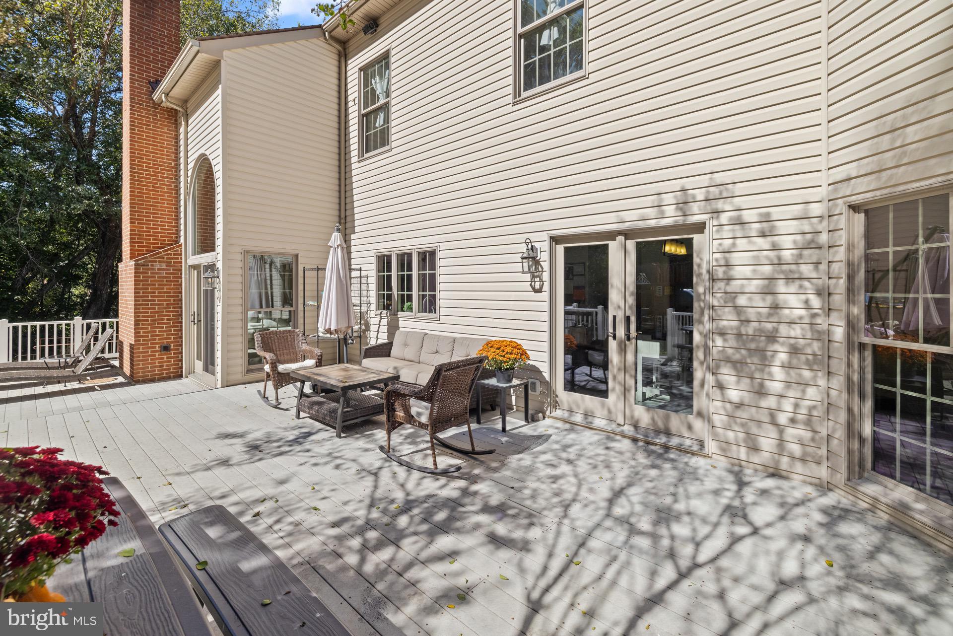 99 HUMMINGBIRD COURT