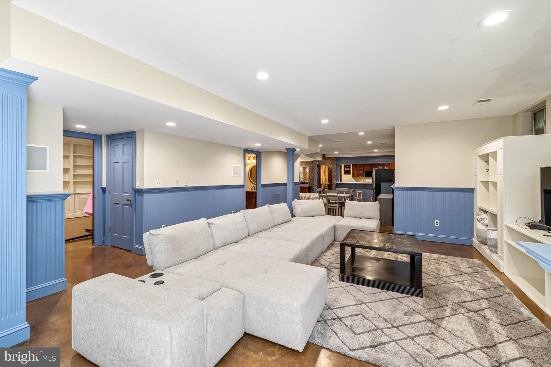 99 HUMMINGBIRD COURT