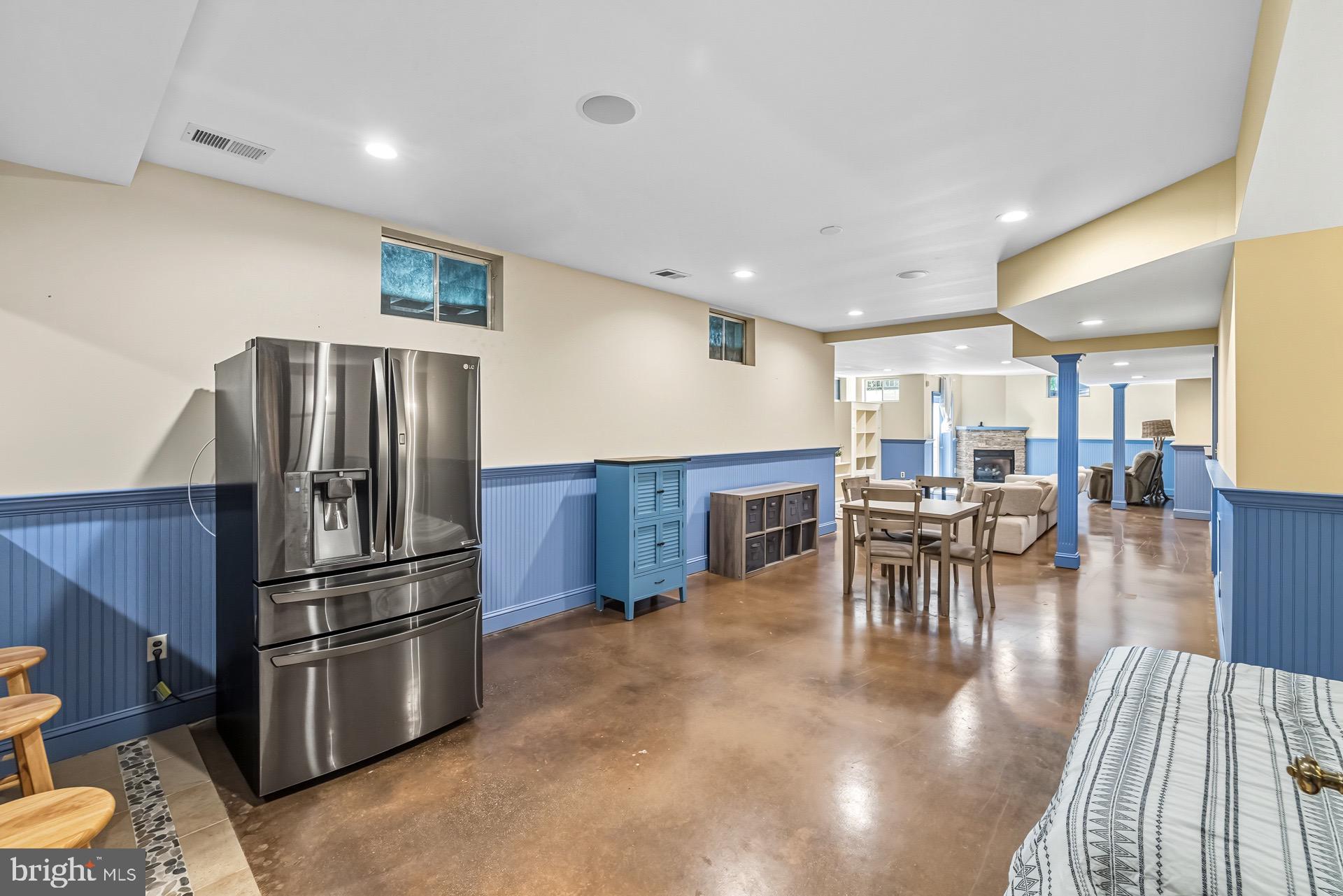 99 HUMMINGBIRD COURT