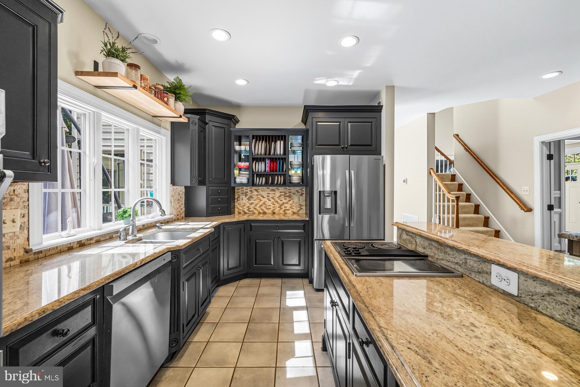 99 HUMMINGBIRD COURT