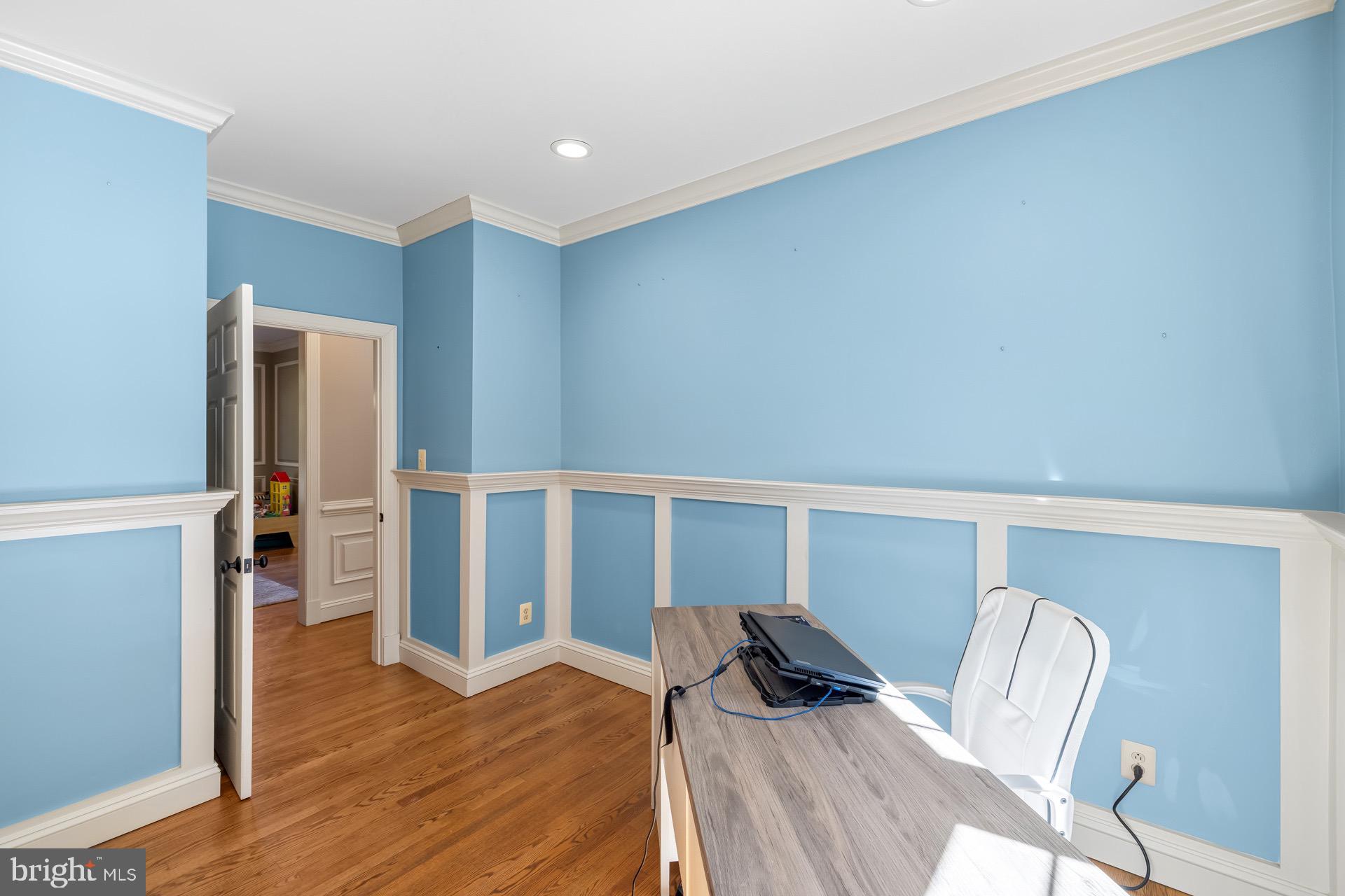99 HUMMINGBIRD COURT