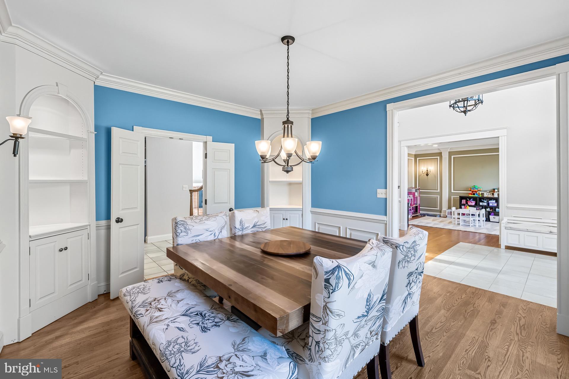 99 HUMMINGBIRD COURT