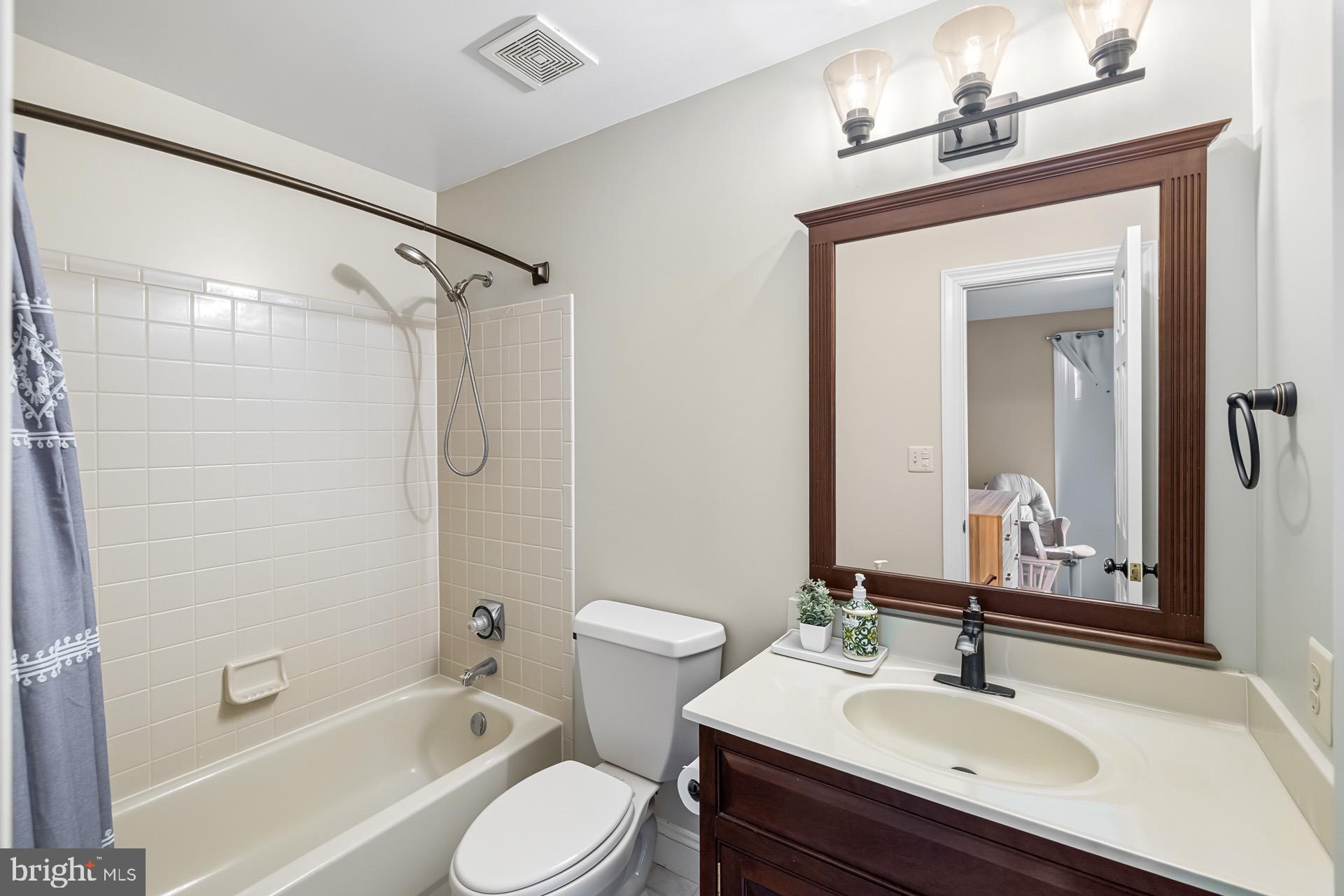 99 HUMMINGBIRD COURT