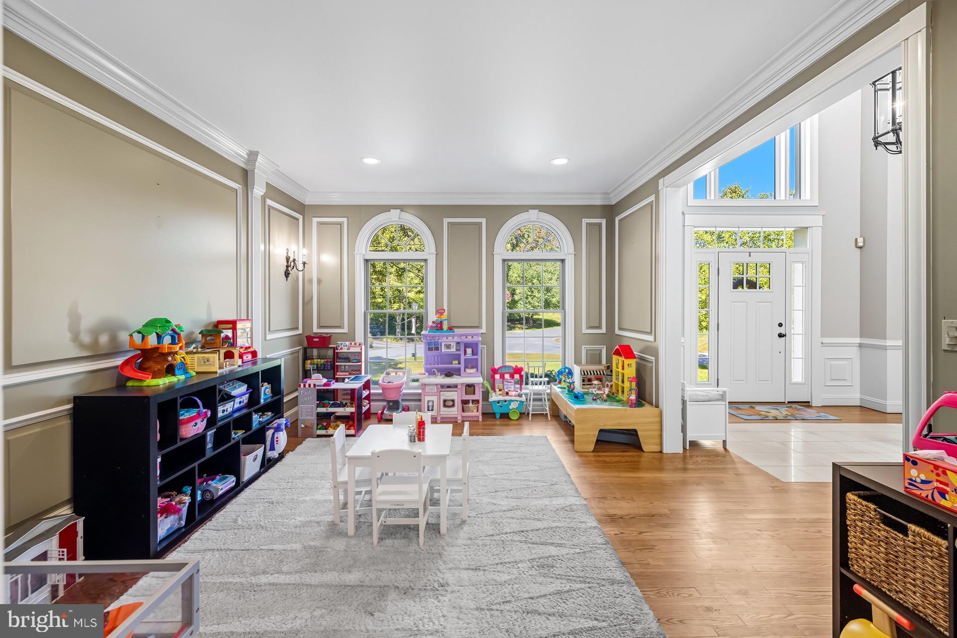 99 HUMMINGBIRD COURT