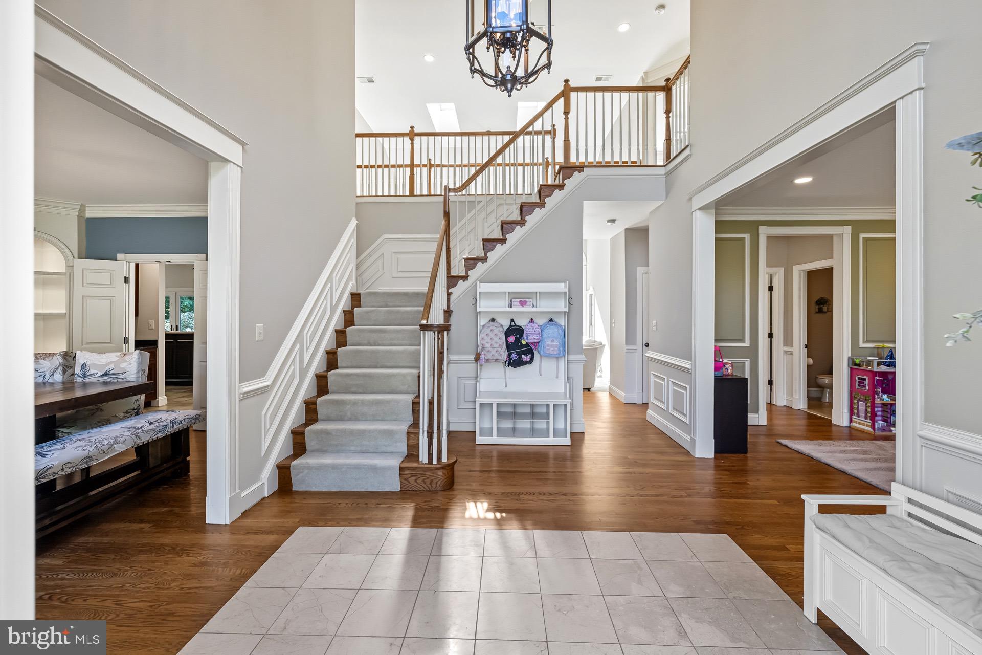 99 HUMMINGBIRD COURT