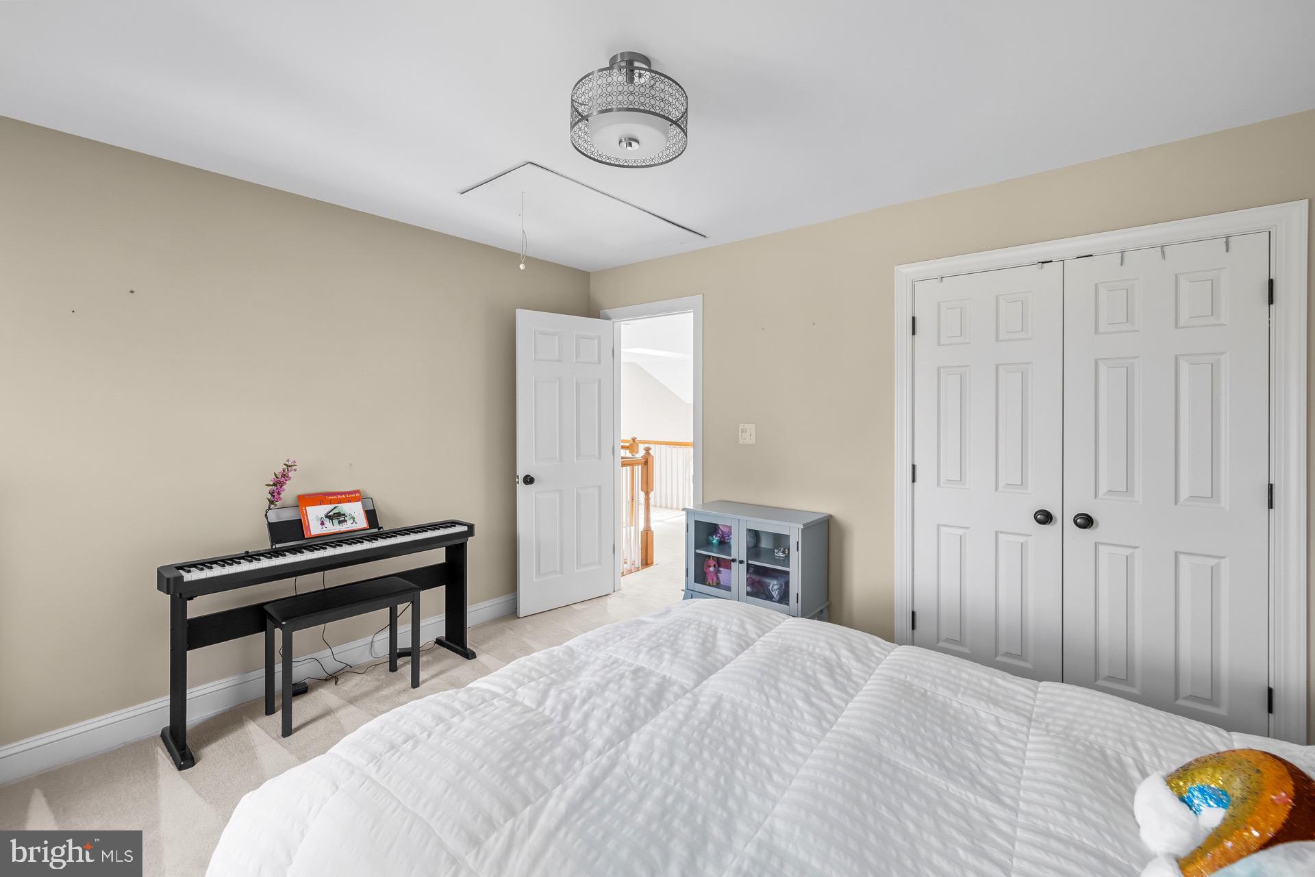 99 HUMMINGBIRD COURT