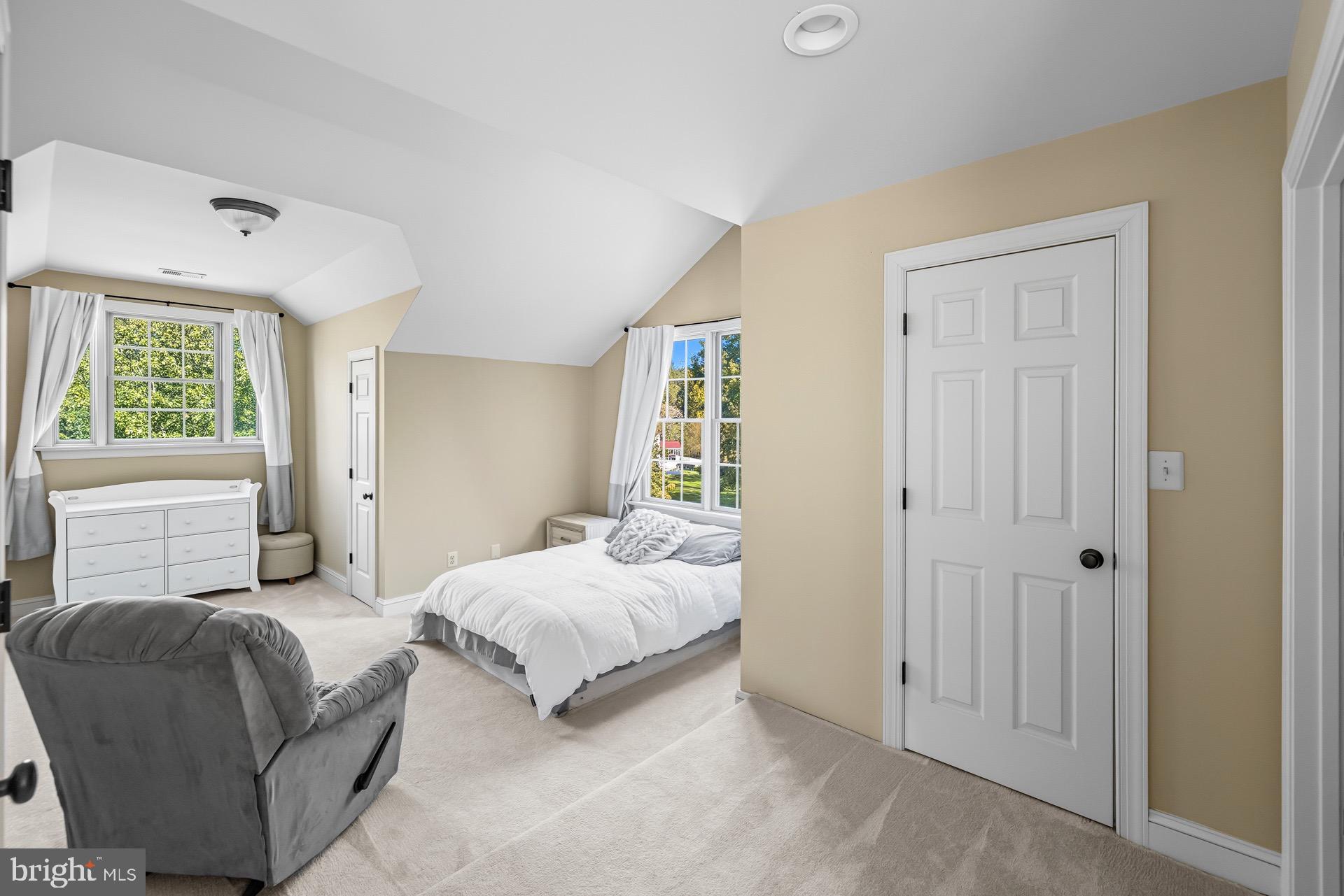 99 HUMMINGBIRD COURT