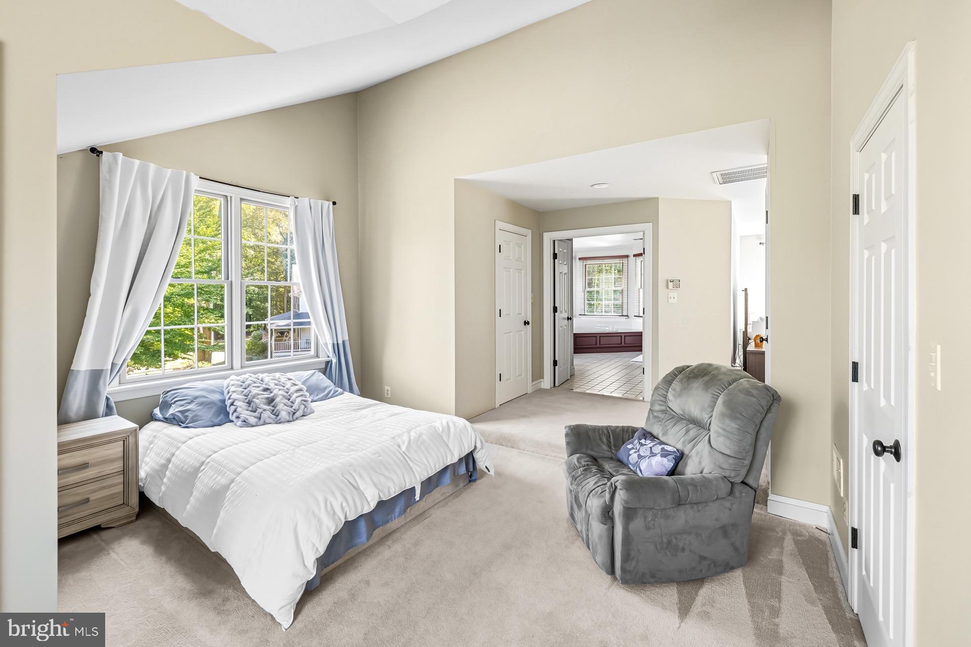 99 HUMMINGBIRD COURT