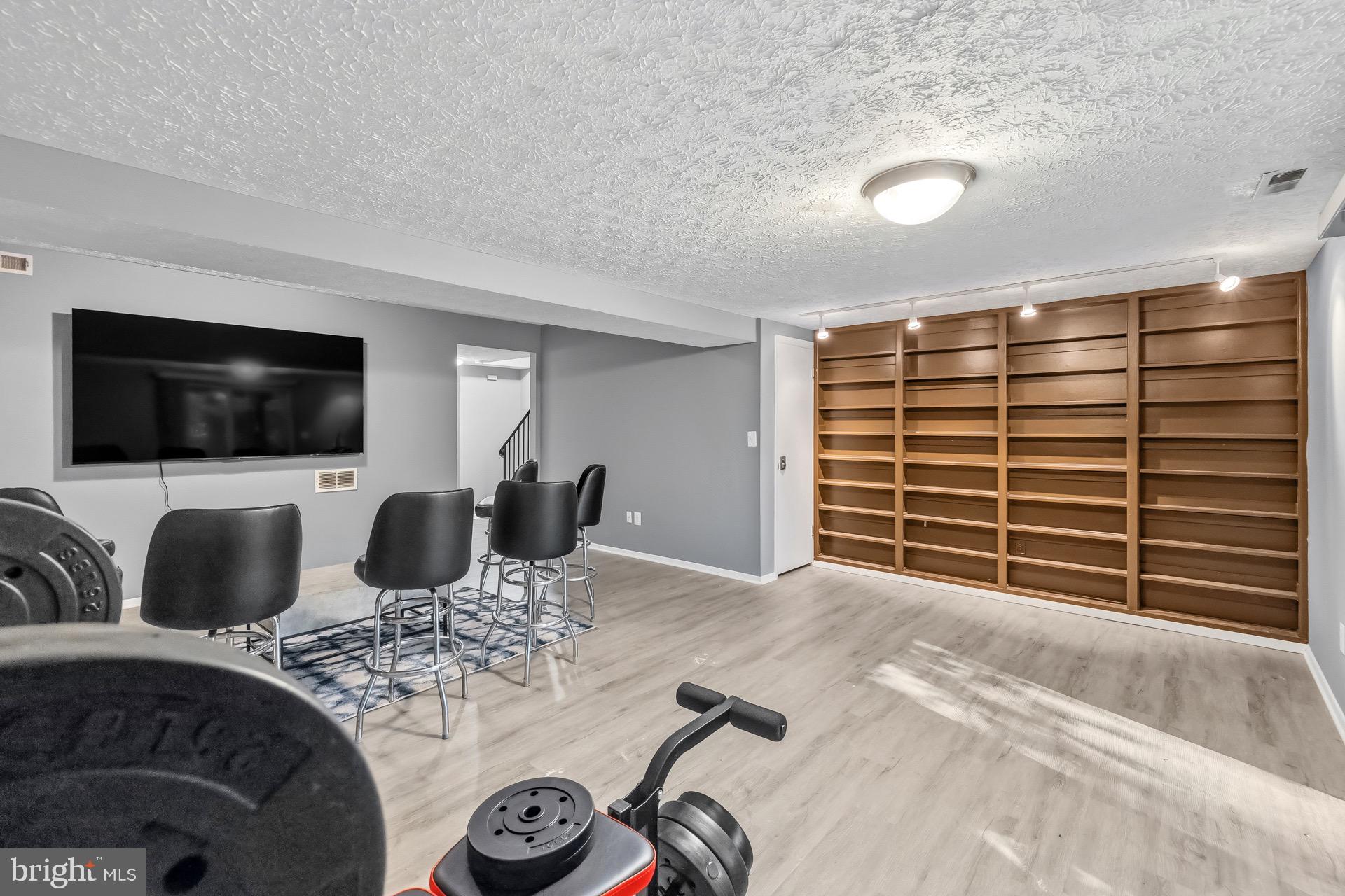 1250 BIRCHCREST COURT