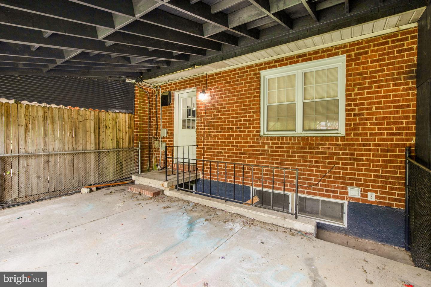 5655 Leiden Rd