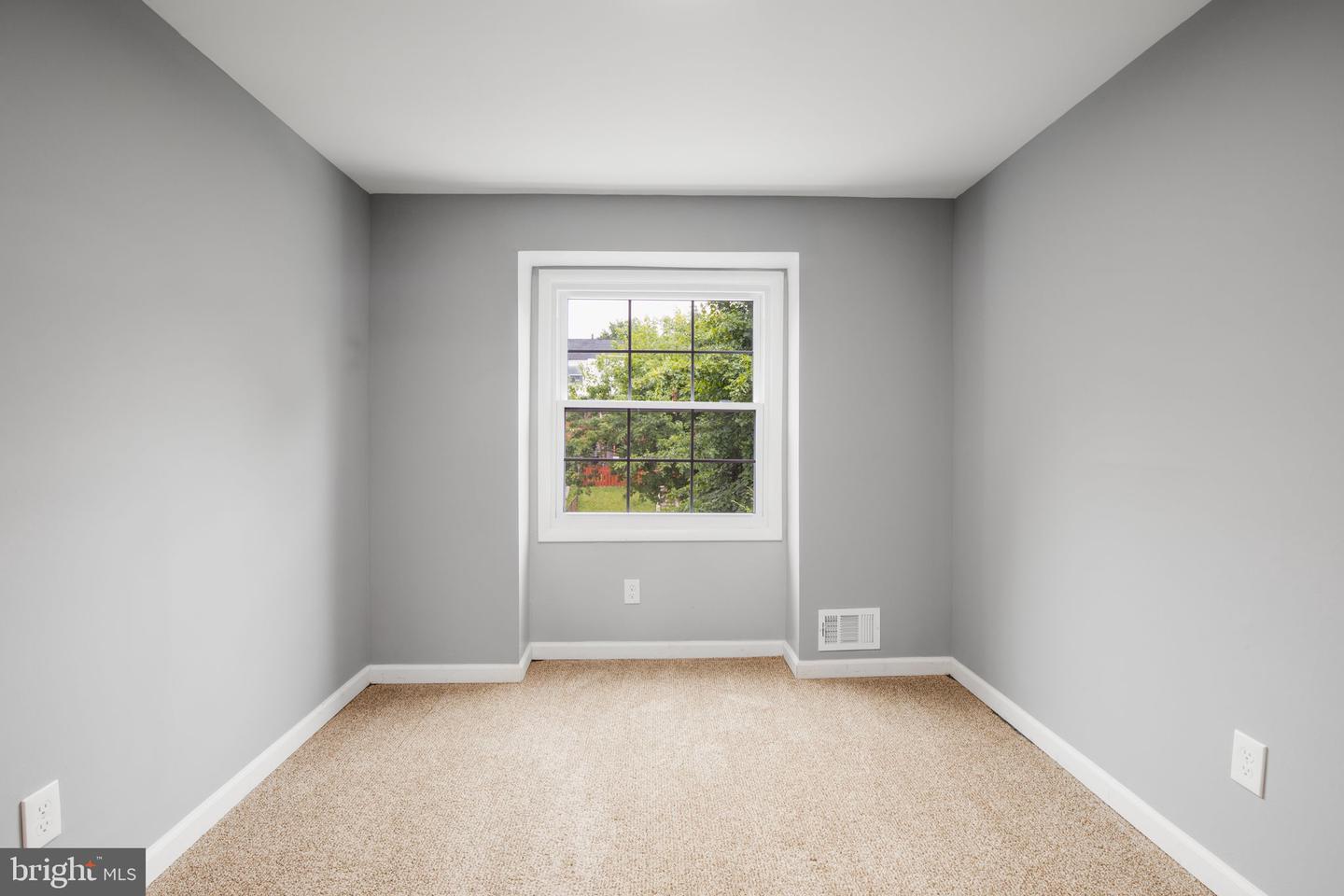 5655 Leiden Rd
