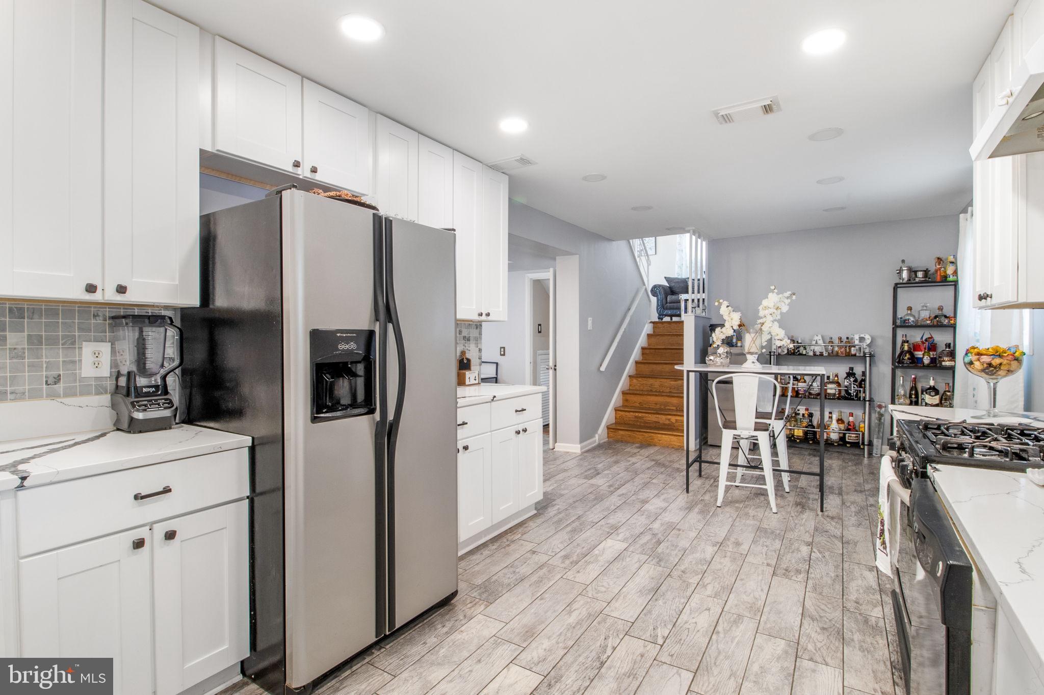 6512 Rolling Ridge Dr