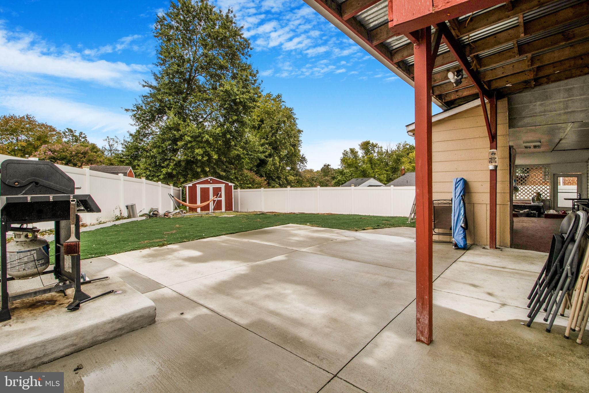 6512 Rolling Ridge Dr