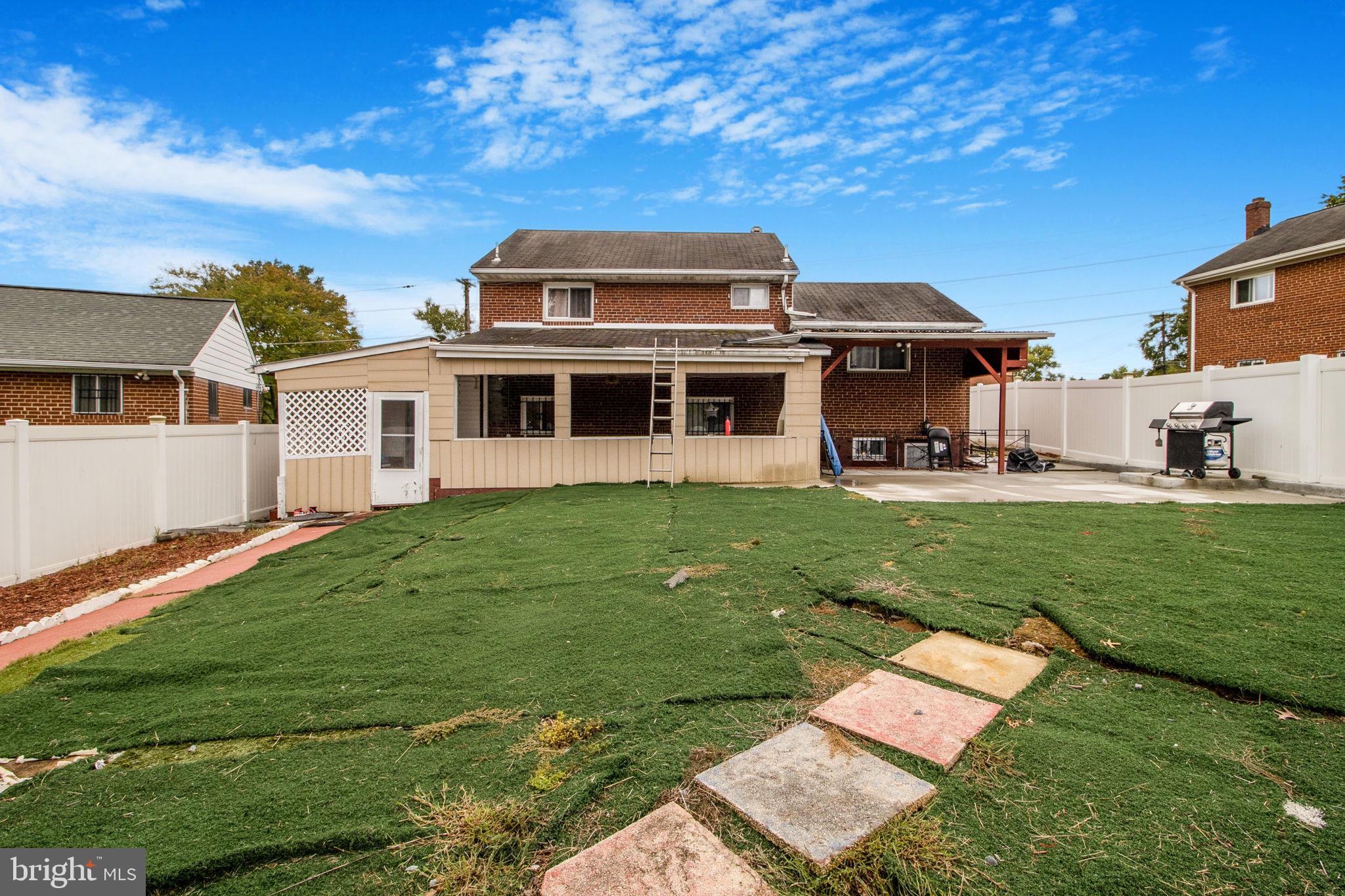 6512 Rolling Ridge Dr