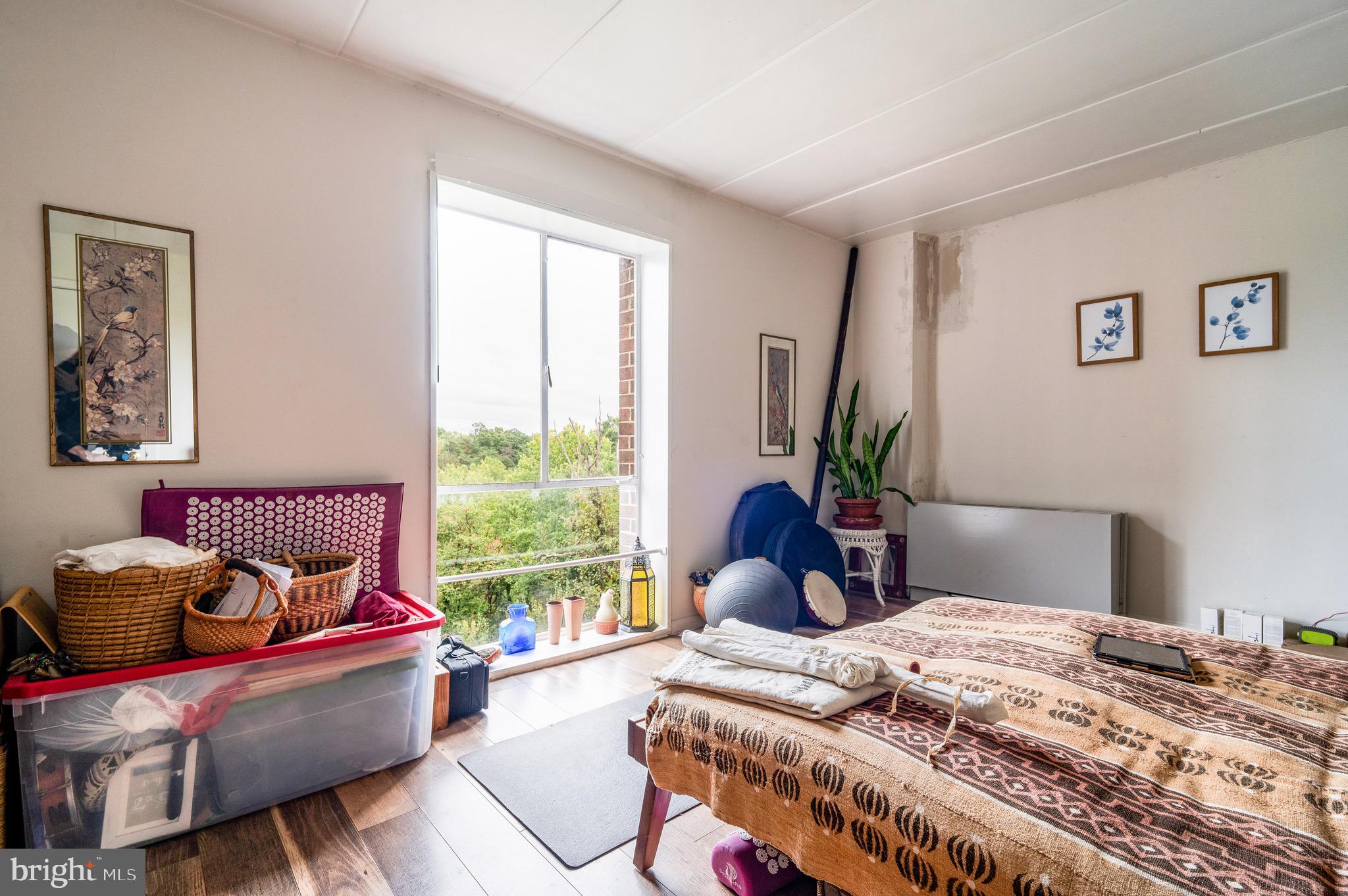 6011 Emerson St #607