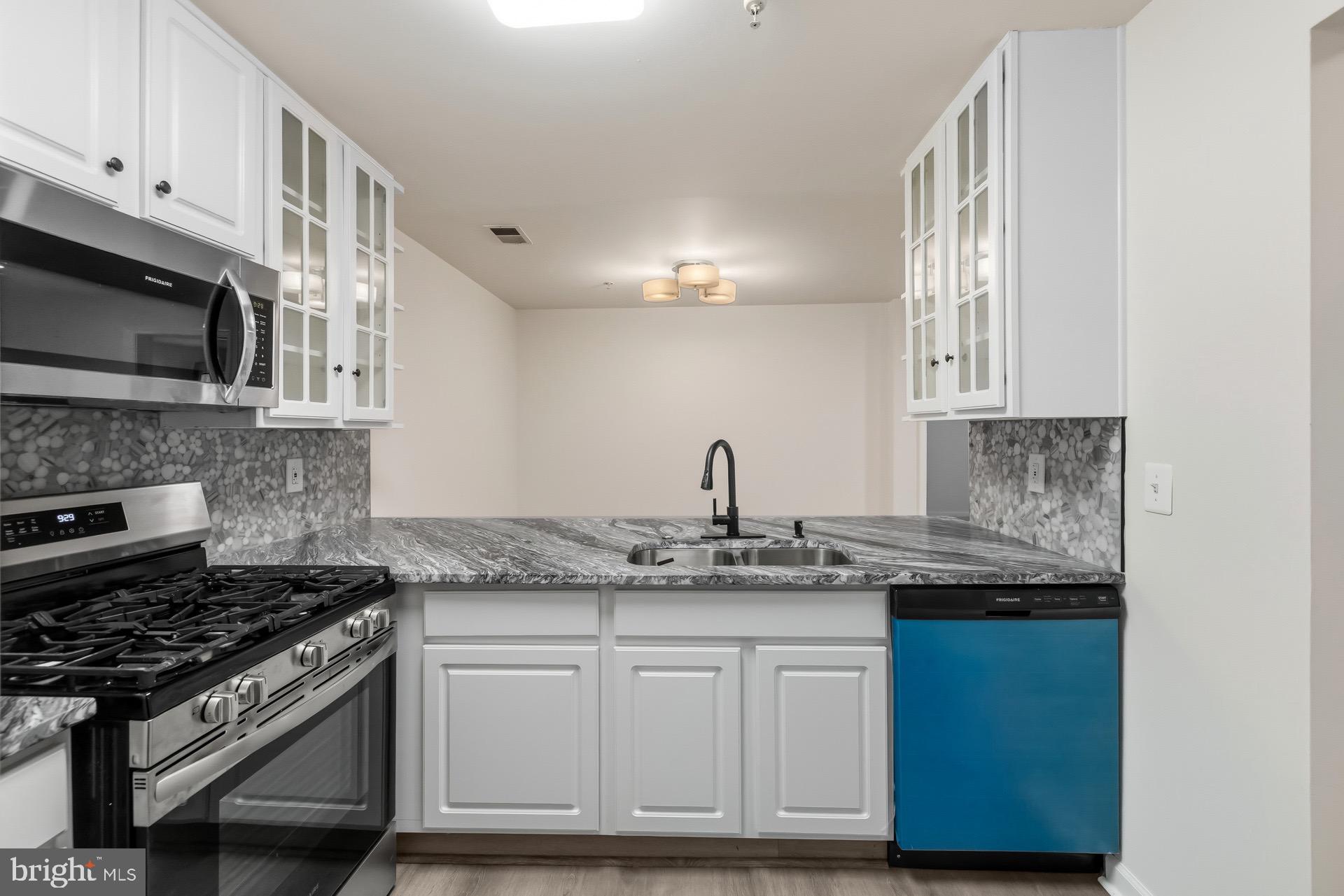 6610 LAKE PARK DRIVE T1