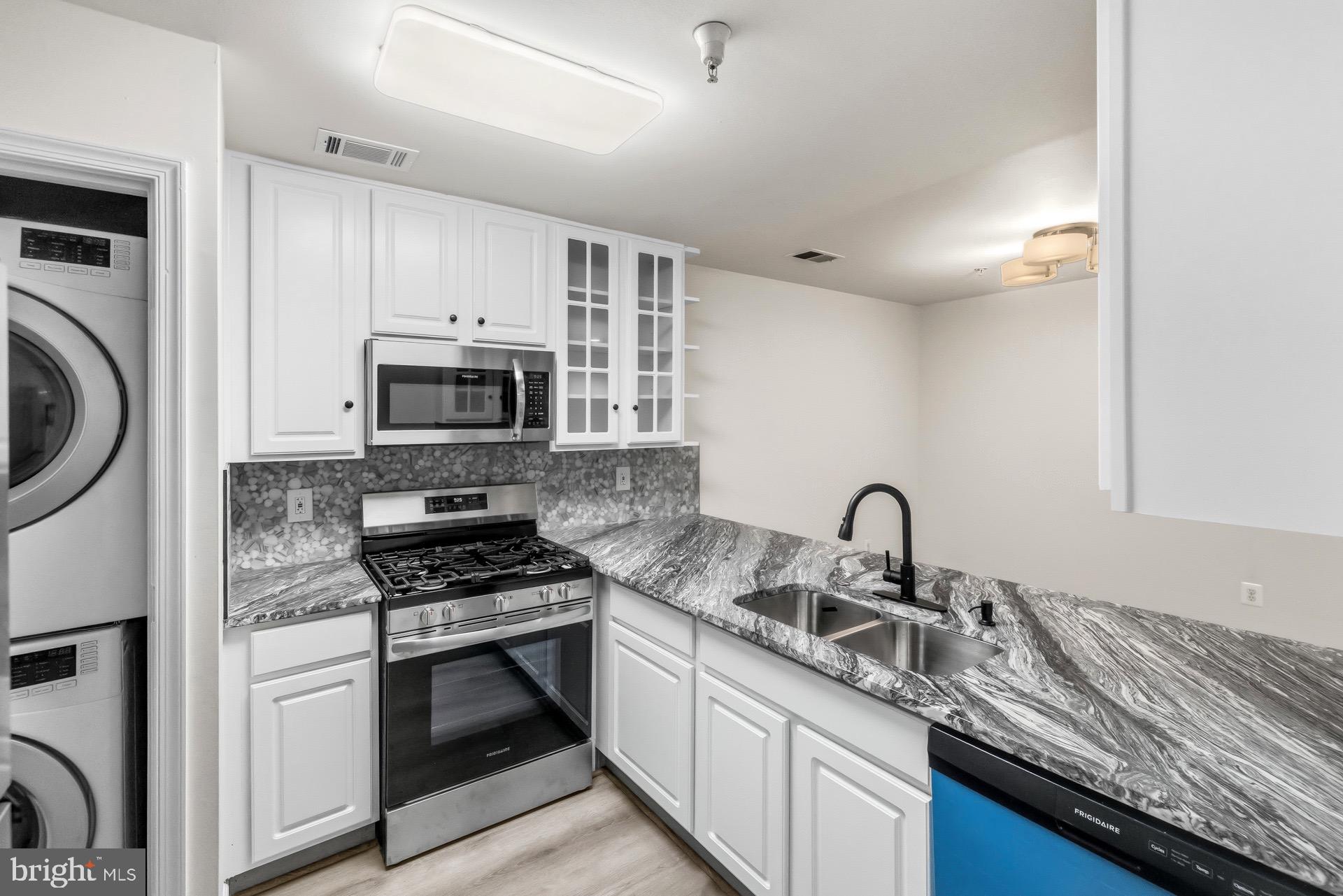 6610 LAKE PARK DRIVE T1