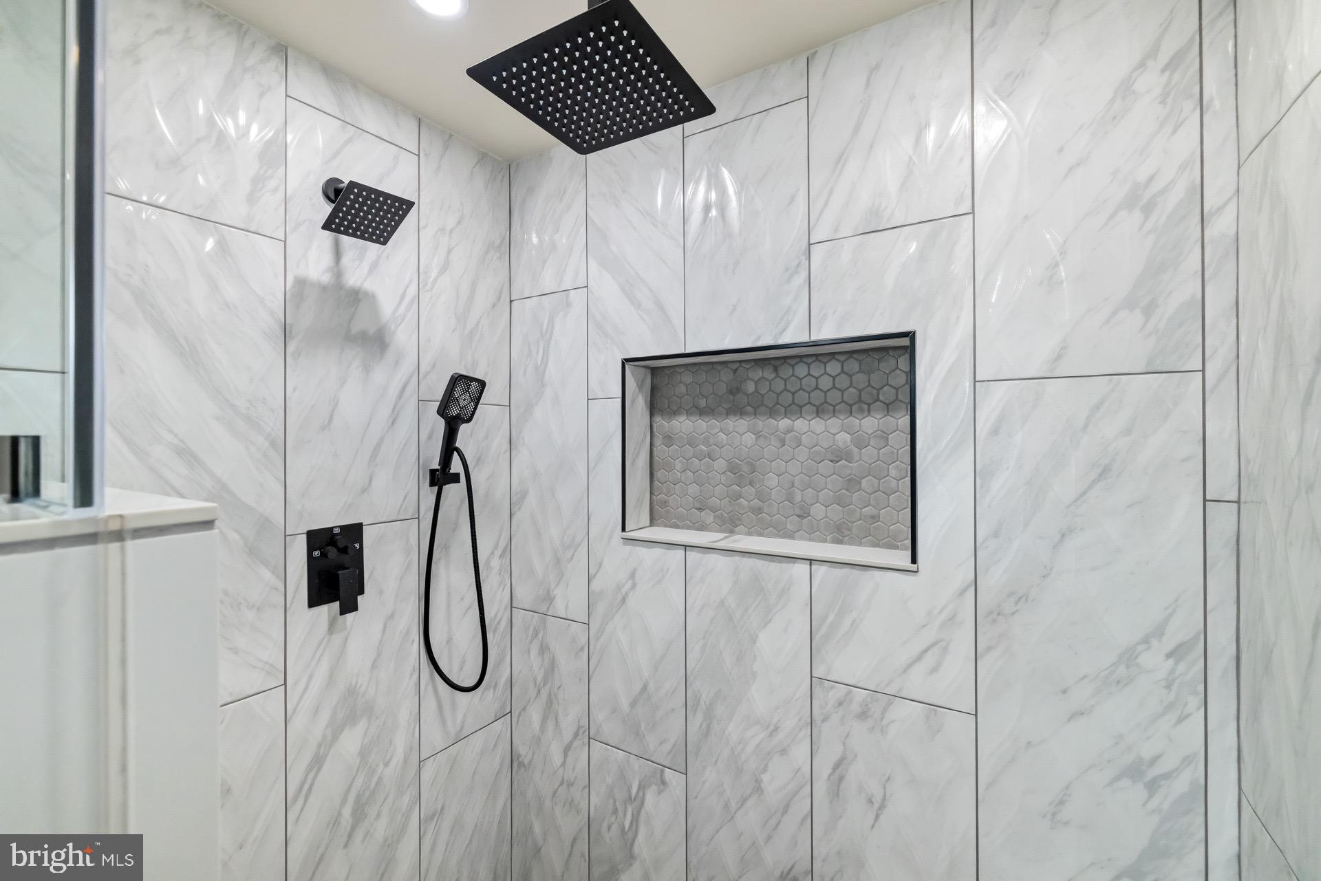 6610 LAKE PARK DRIVE T1