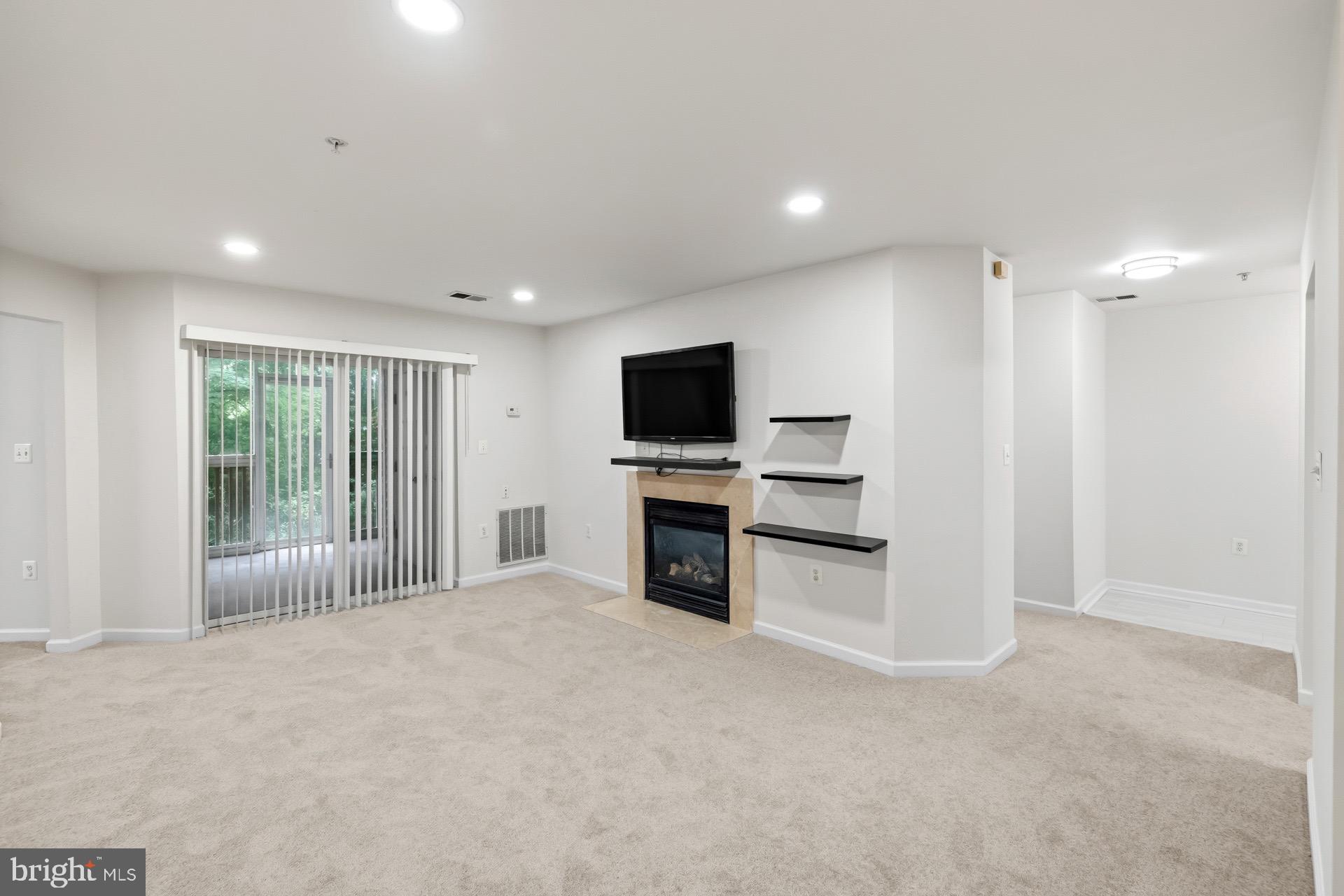 6610 LAKE PARK DRIVE T1