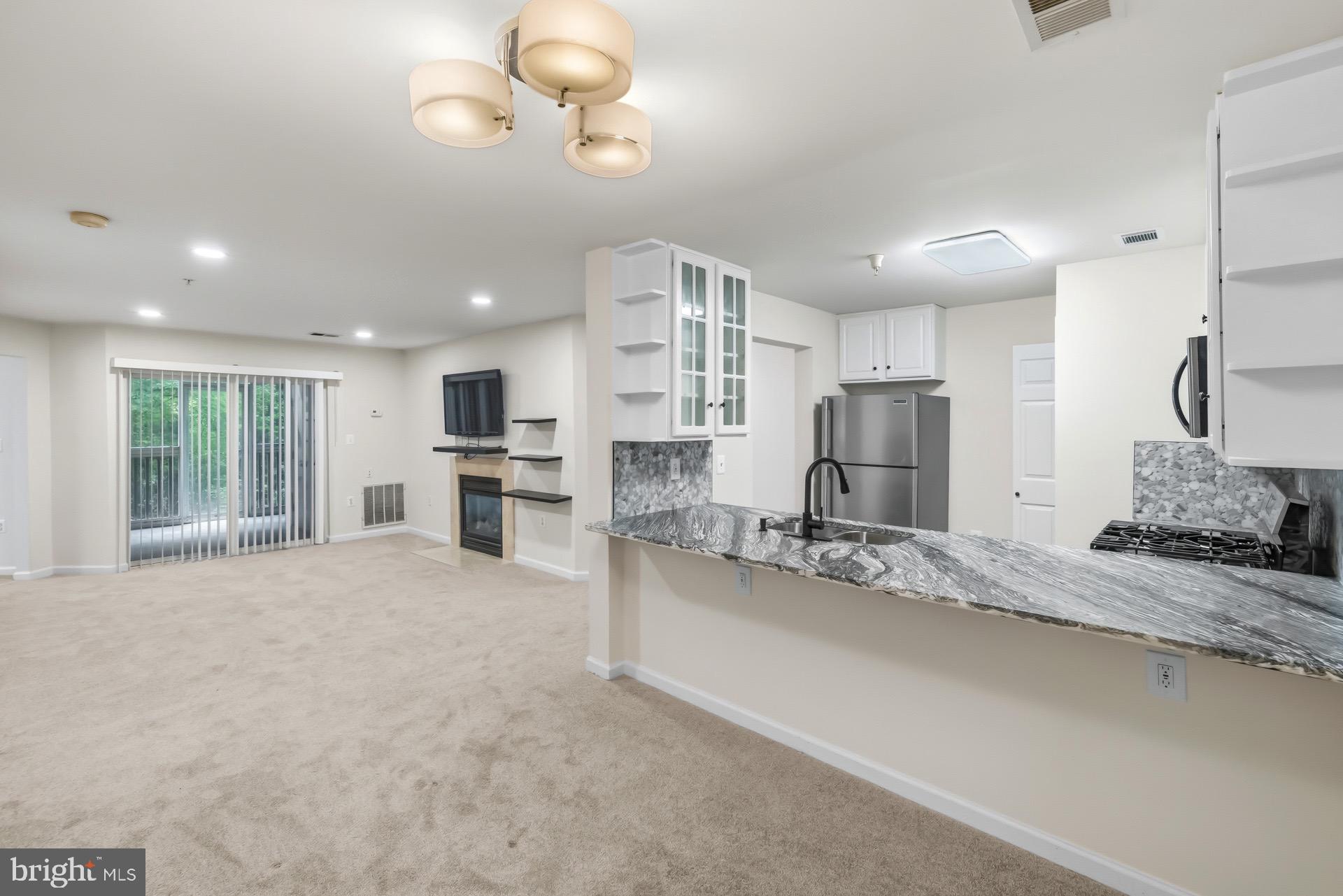 6610 LAKE PARK DRIVE T1