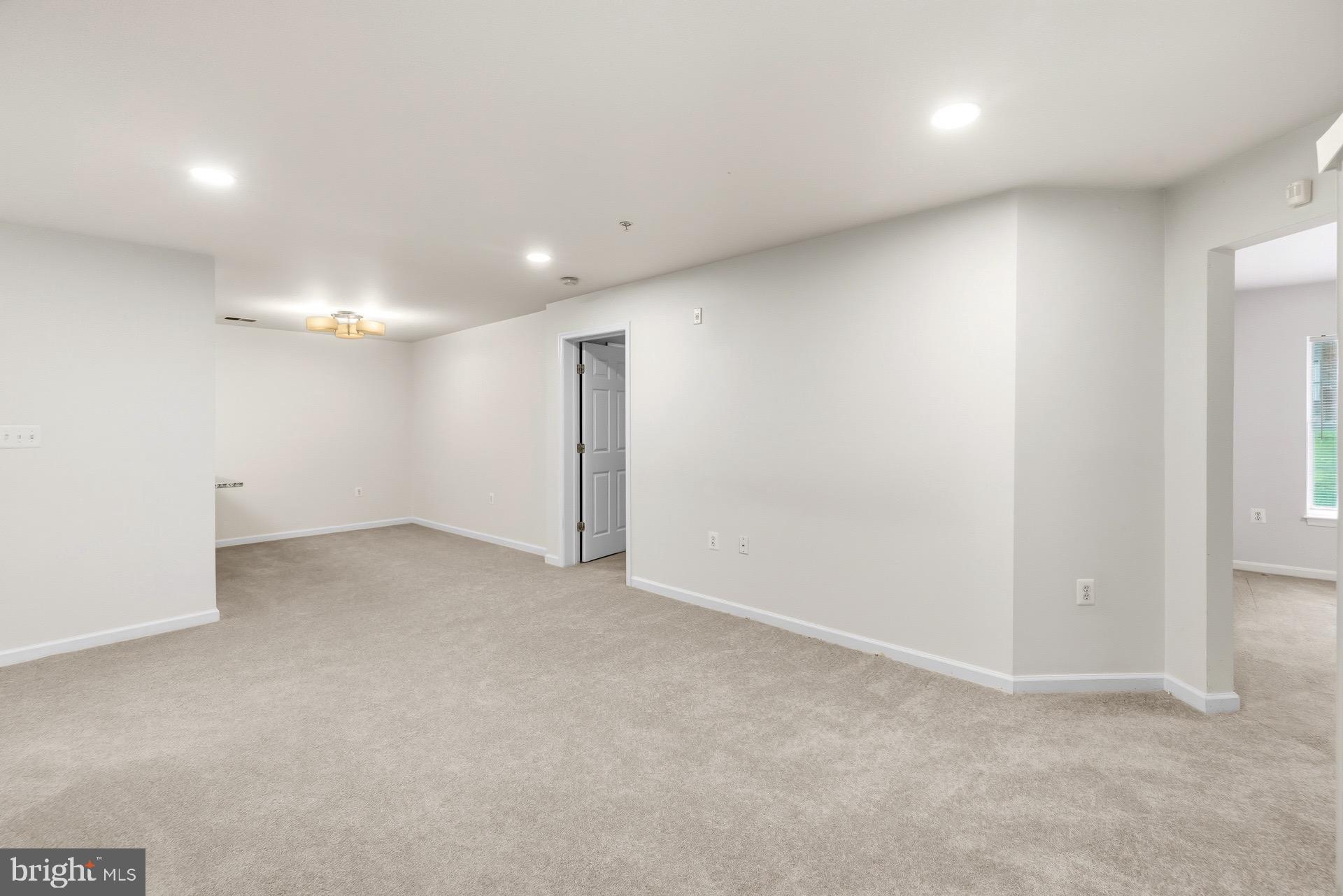 6610 LAKE PARK DRIVE T1