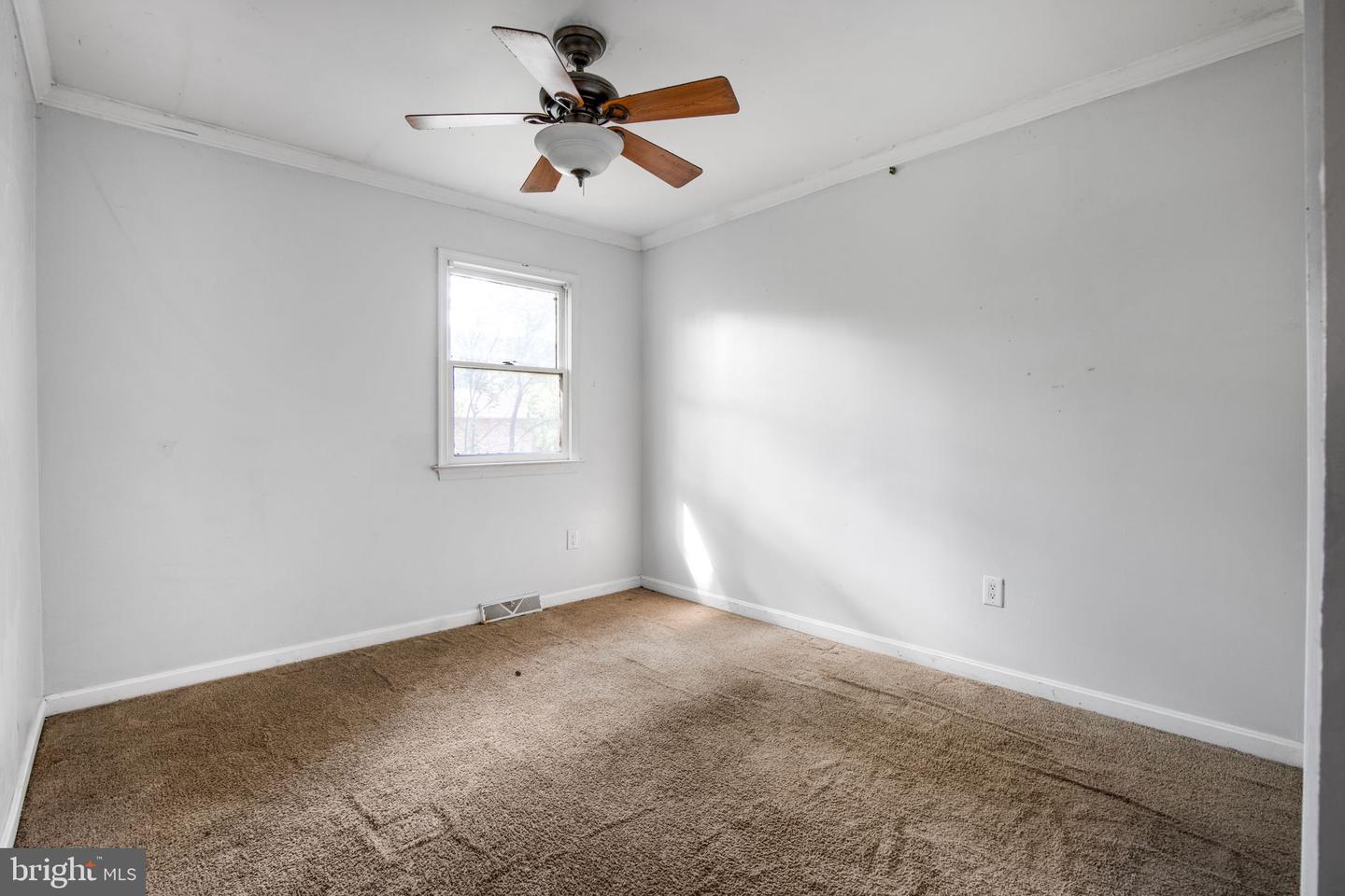 22415 Greenview Ct
