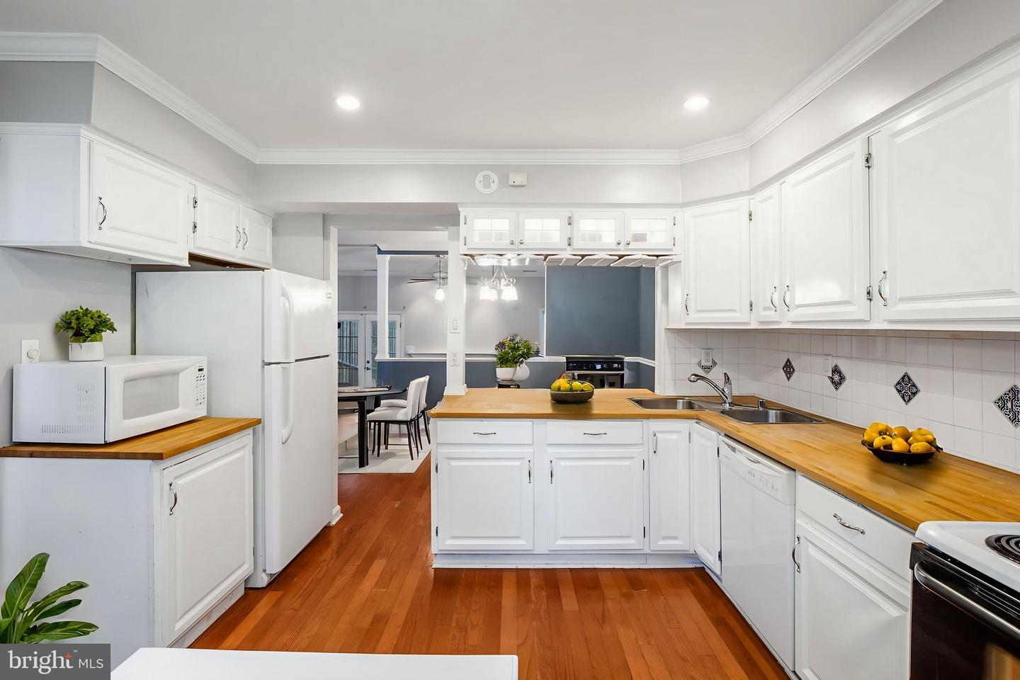 22415 Greenview Ct