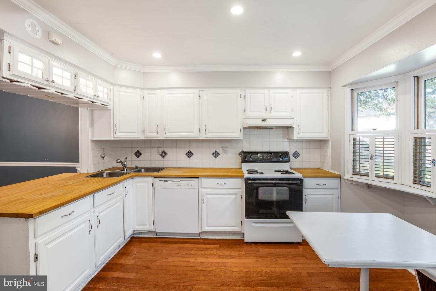 22415 Greenview Ct