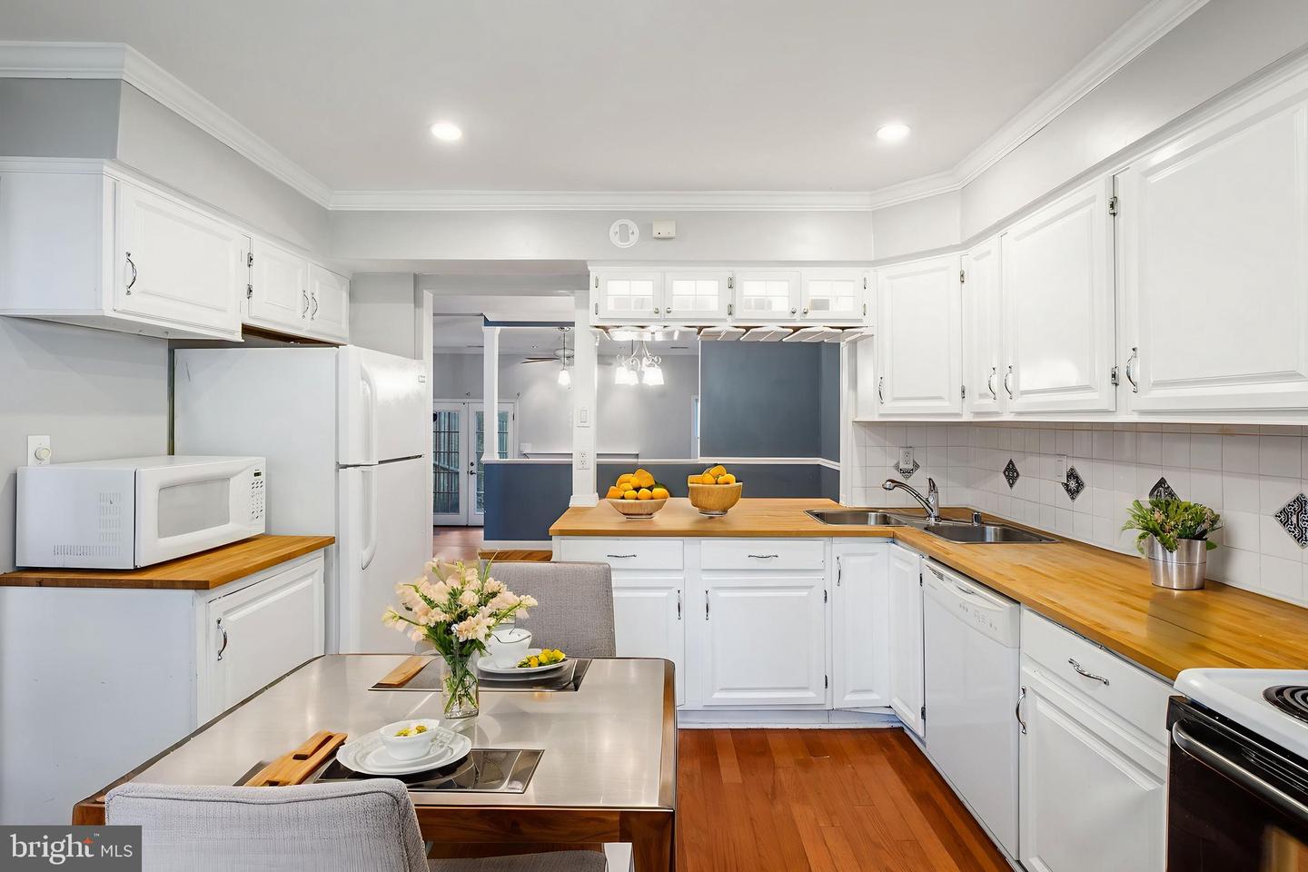 22415 Greenview Ct
