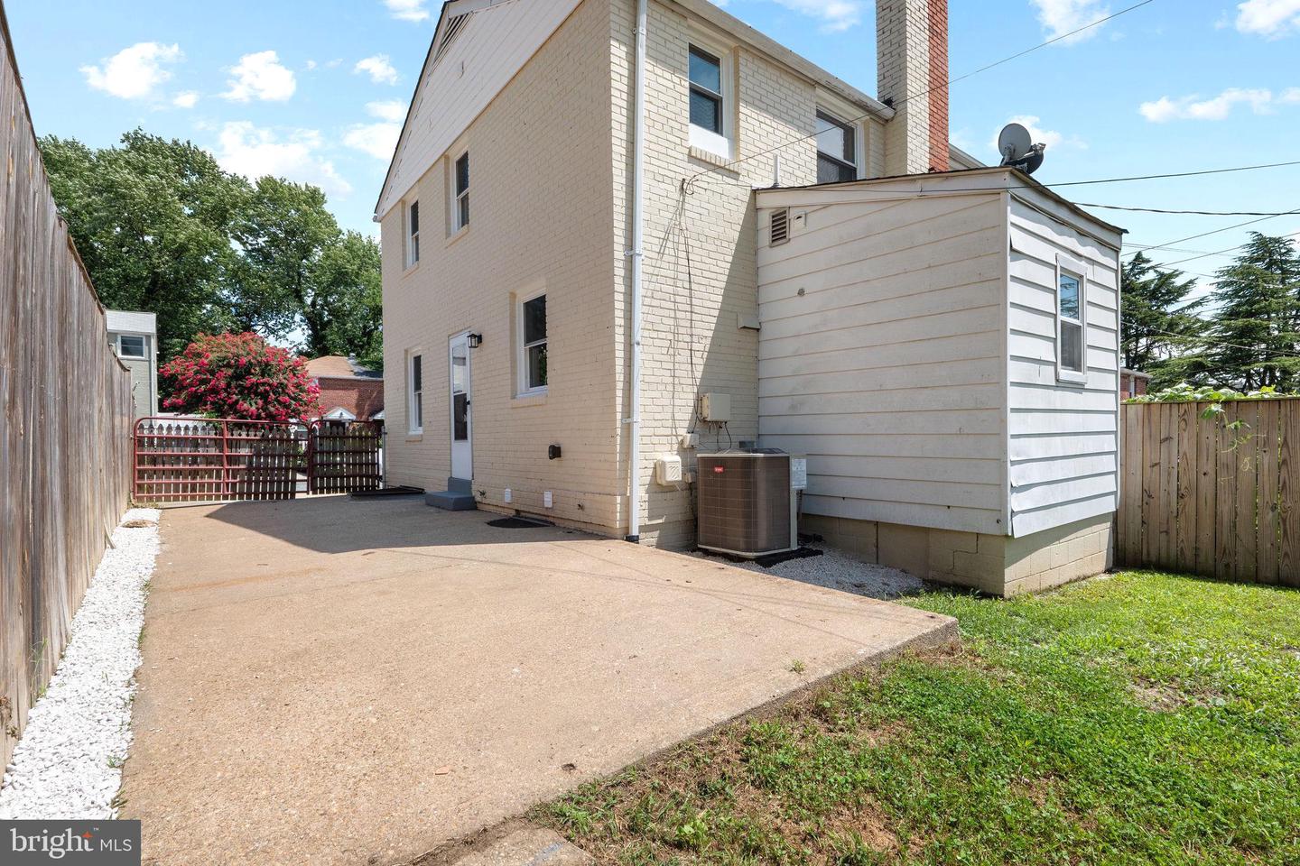 3625 S Four Mile Run Dr