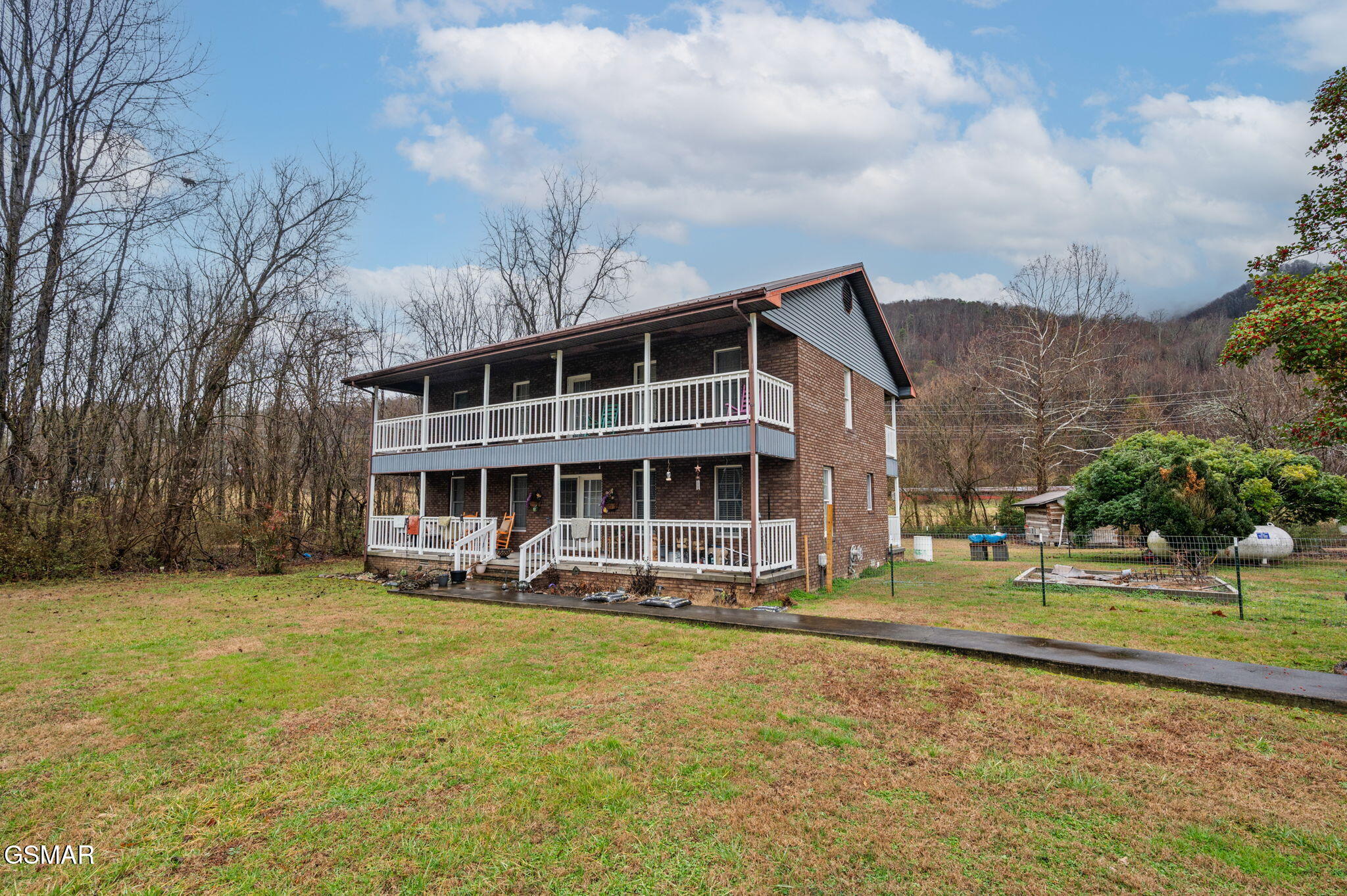 3888 Cosby Highway