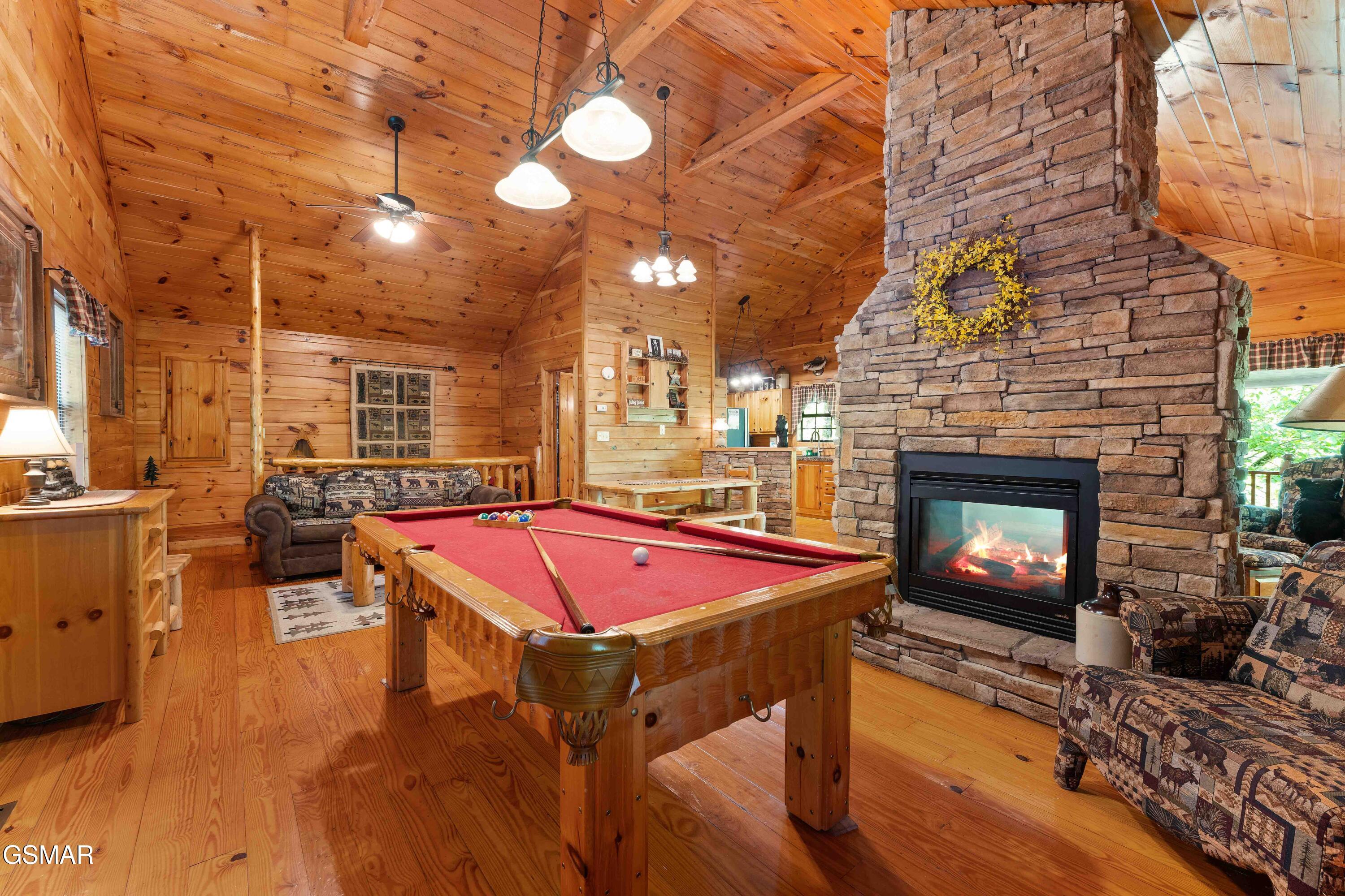 1719 Quail Hollow Way