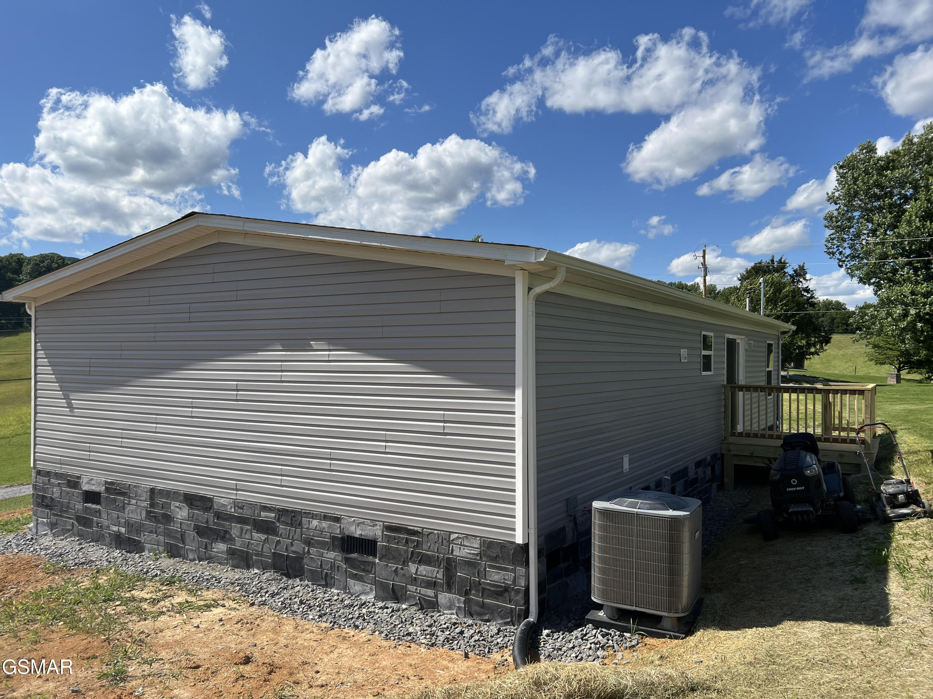 127 English Mountain Road
