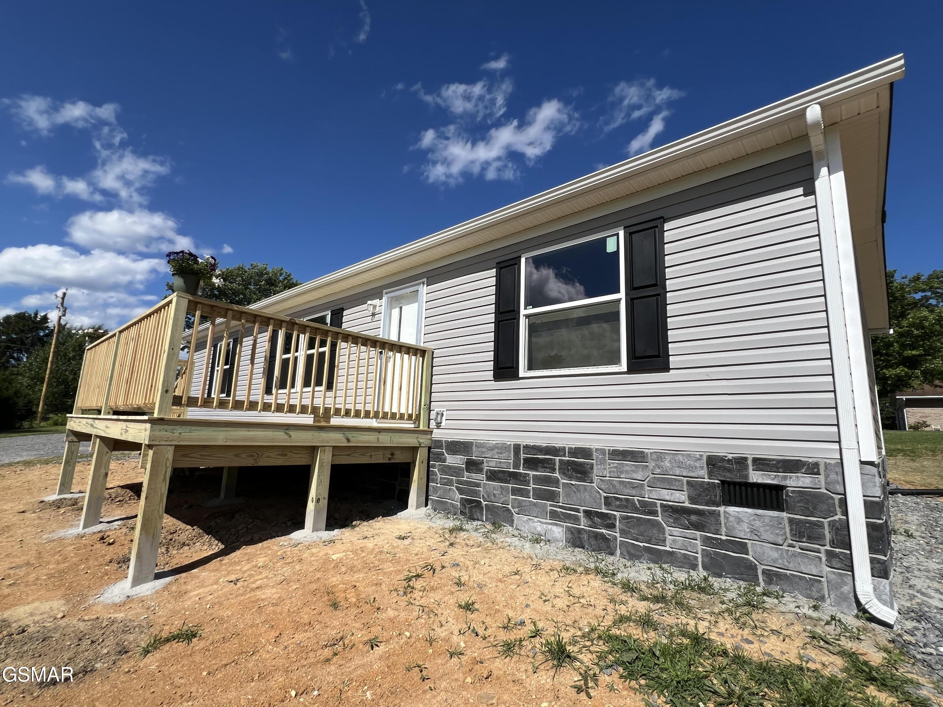 127 English Mountain Road