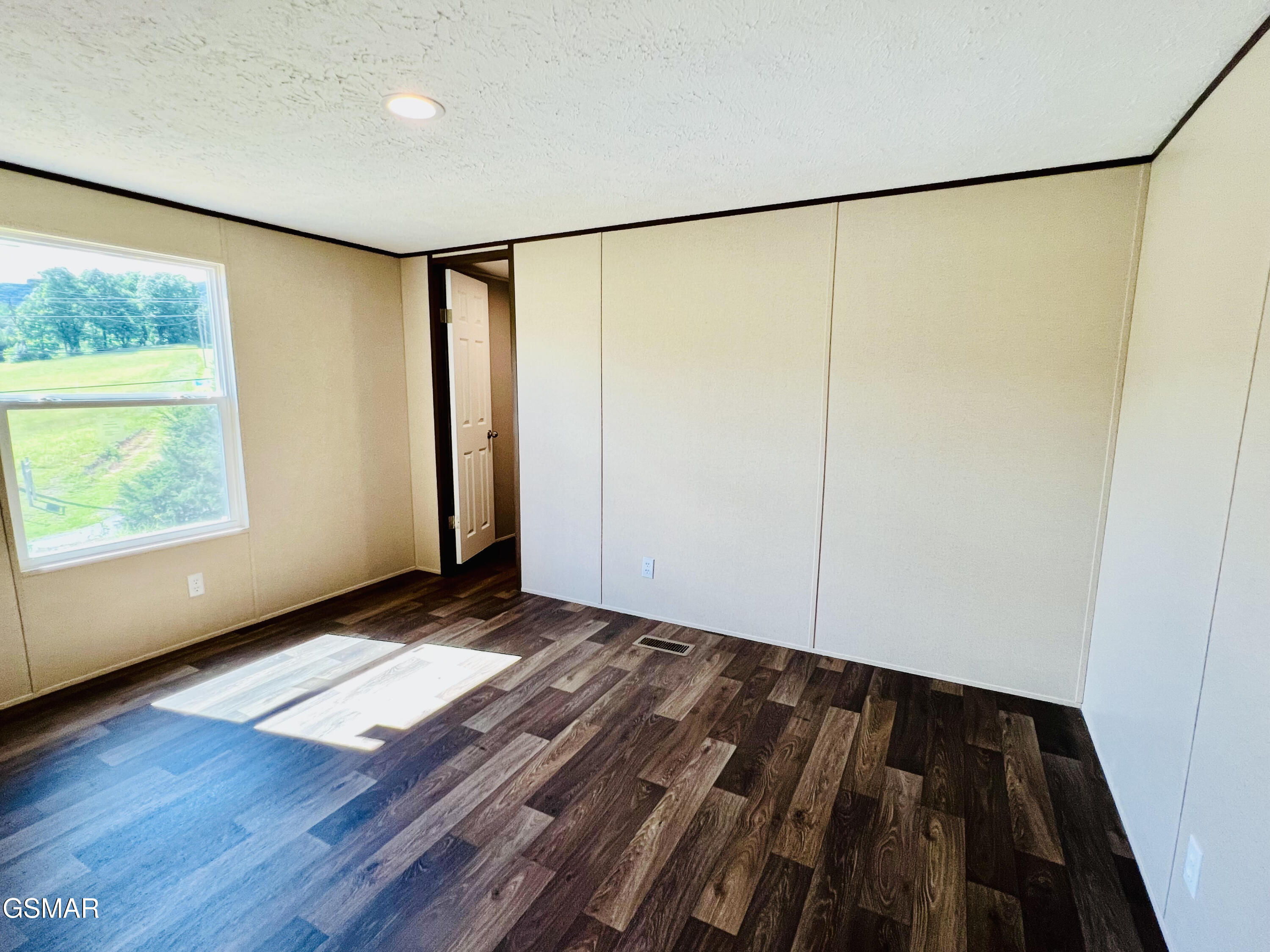 127 English Mountain Road